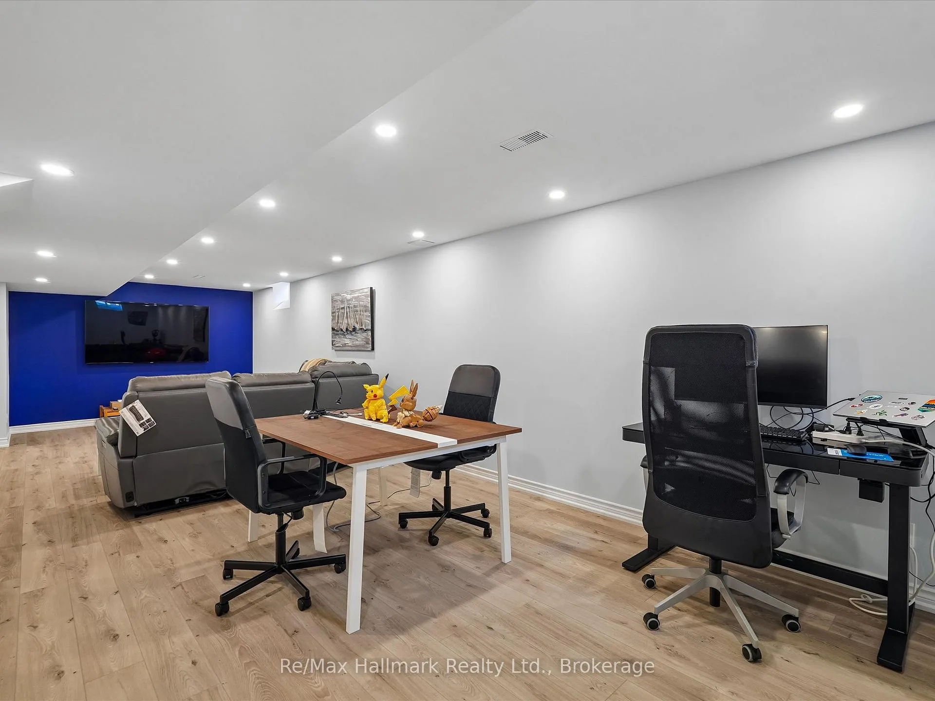 Photo 35 of 560 Chillingham Crescent, Oakville, Ford — HOMEH