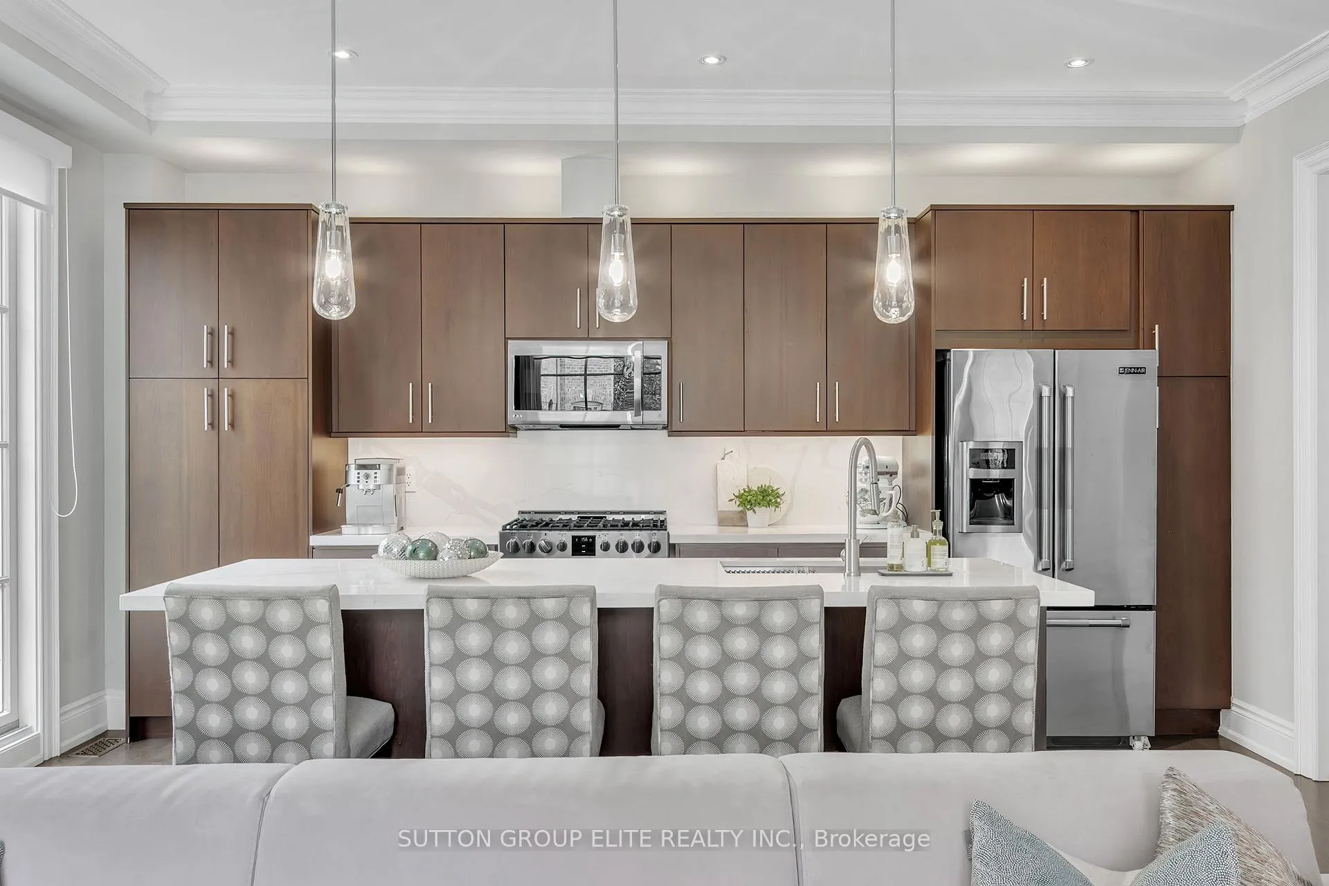 Photo 11 of 16 Nautical Lane, Etobicoke, Mimico — HOMEH