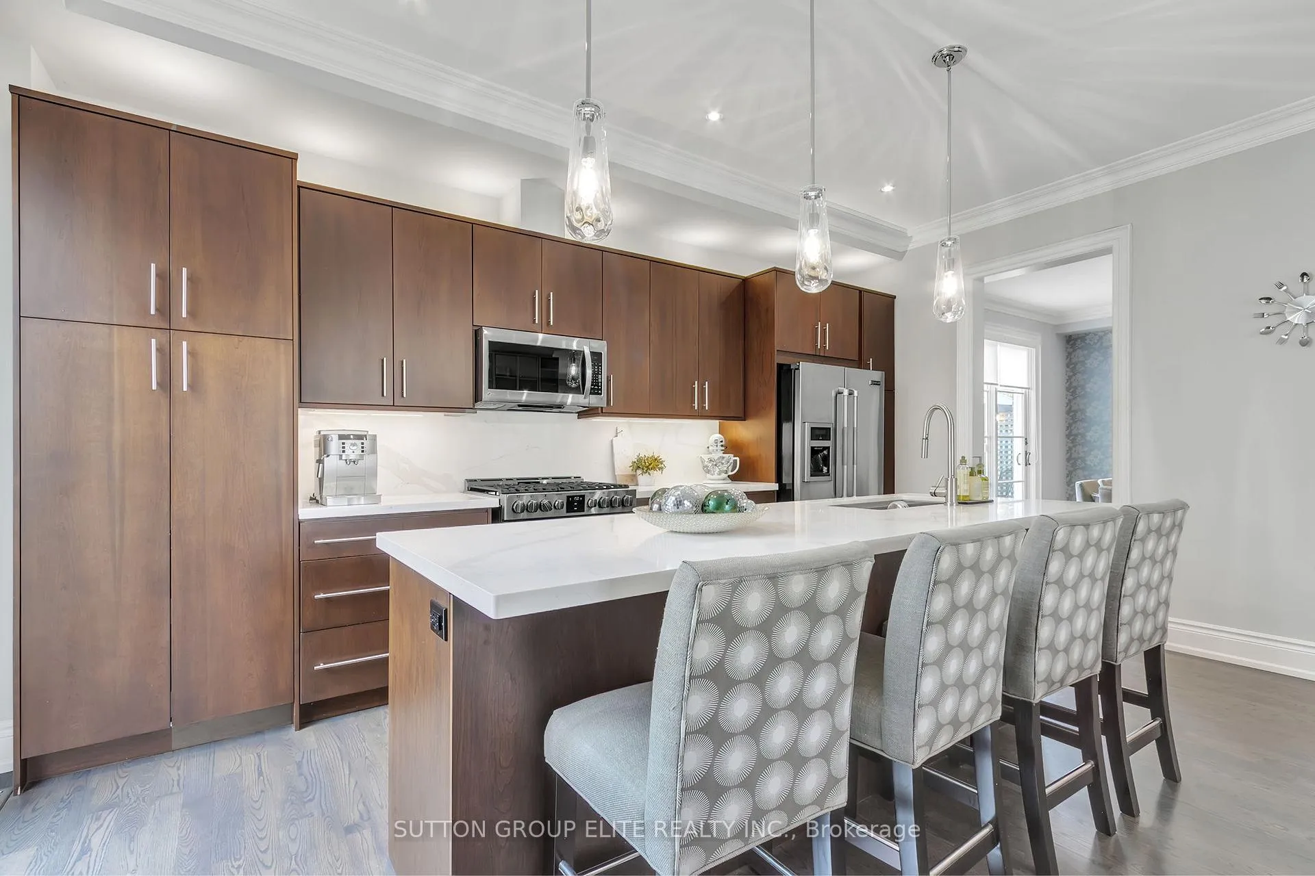 Photo 12 of 16 Nautical Lane, Etobicoke, Mimico — HOMEH