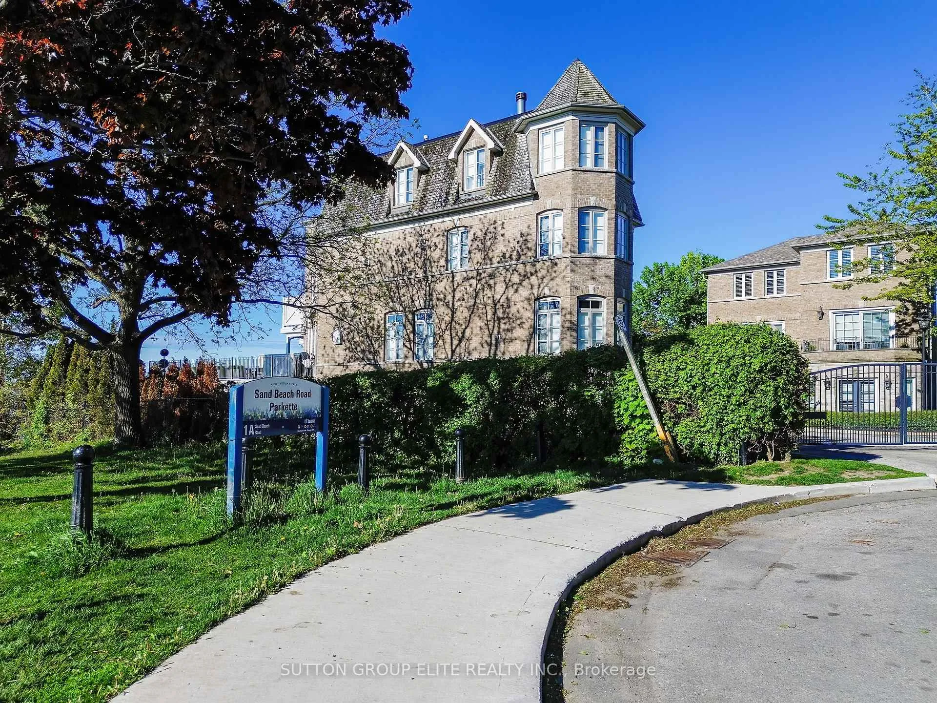 Photo 37 of 16 Nautical Lane, Etobicoke, Mimico — HOMEH