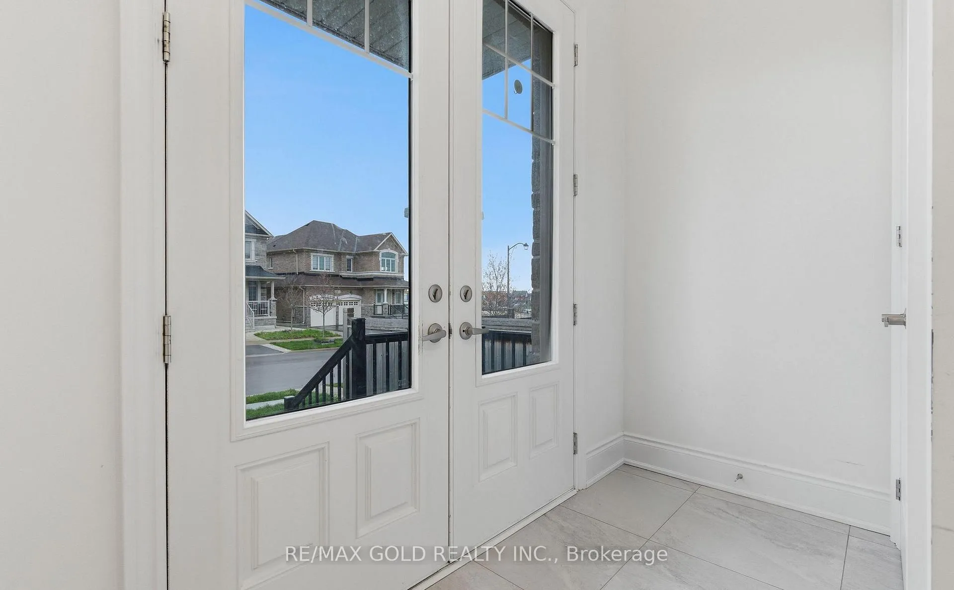 Photo 2 of 32 Dotchson Avenue, Caledon, Rural Caledon — HOMEH