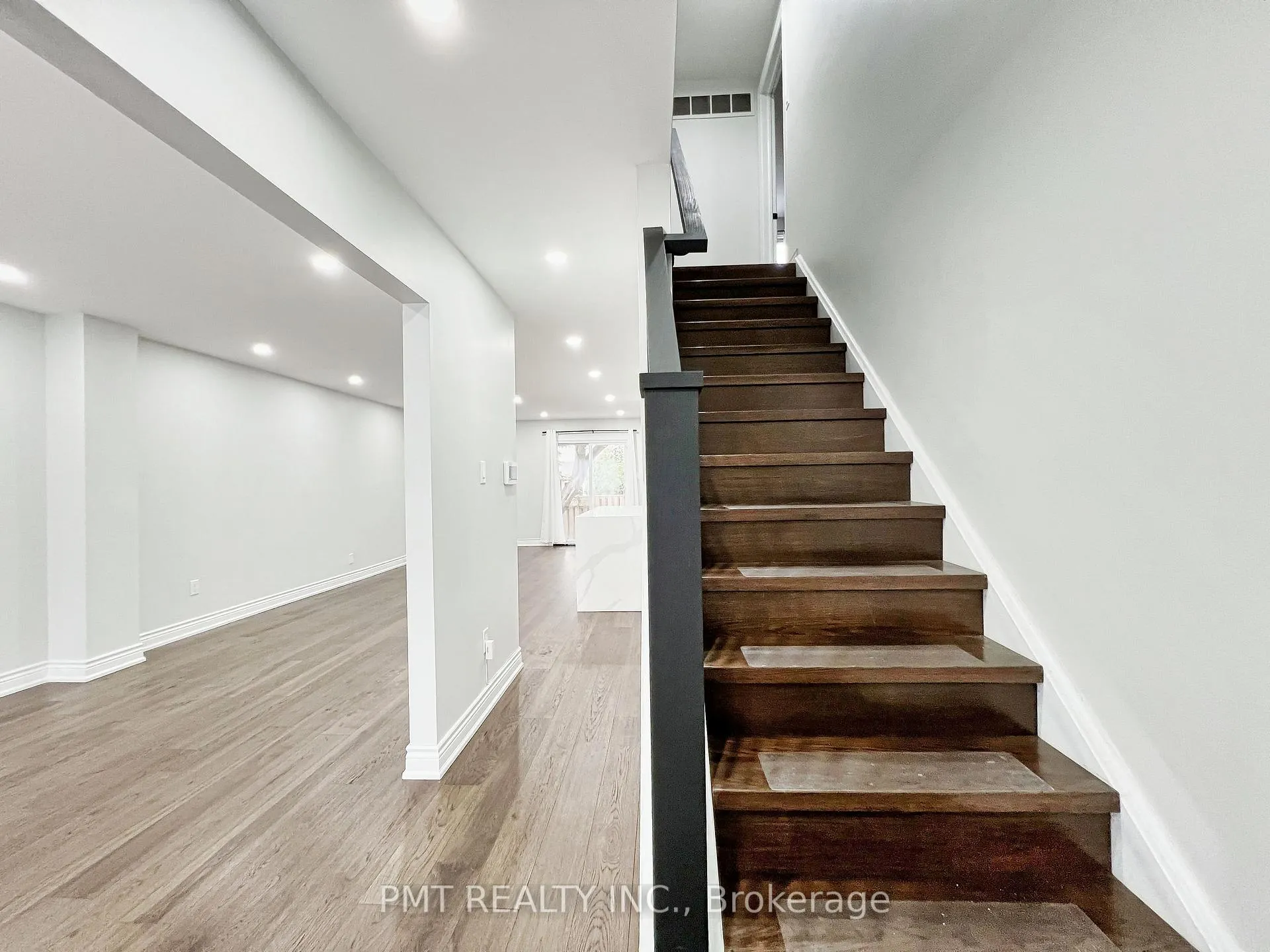 Photo 3 of 81 Burlington Street, Etobicoke, Mimico — HOMEH