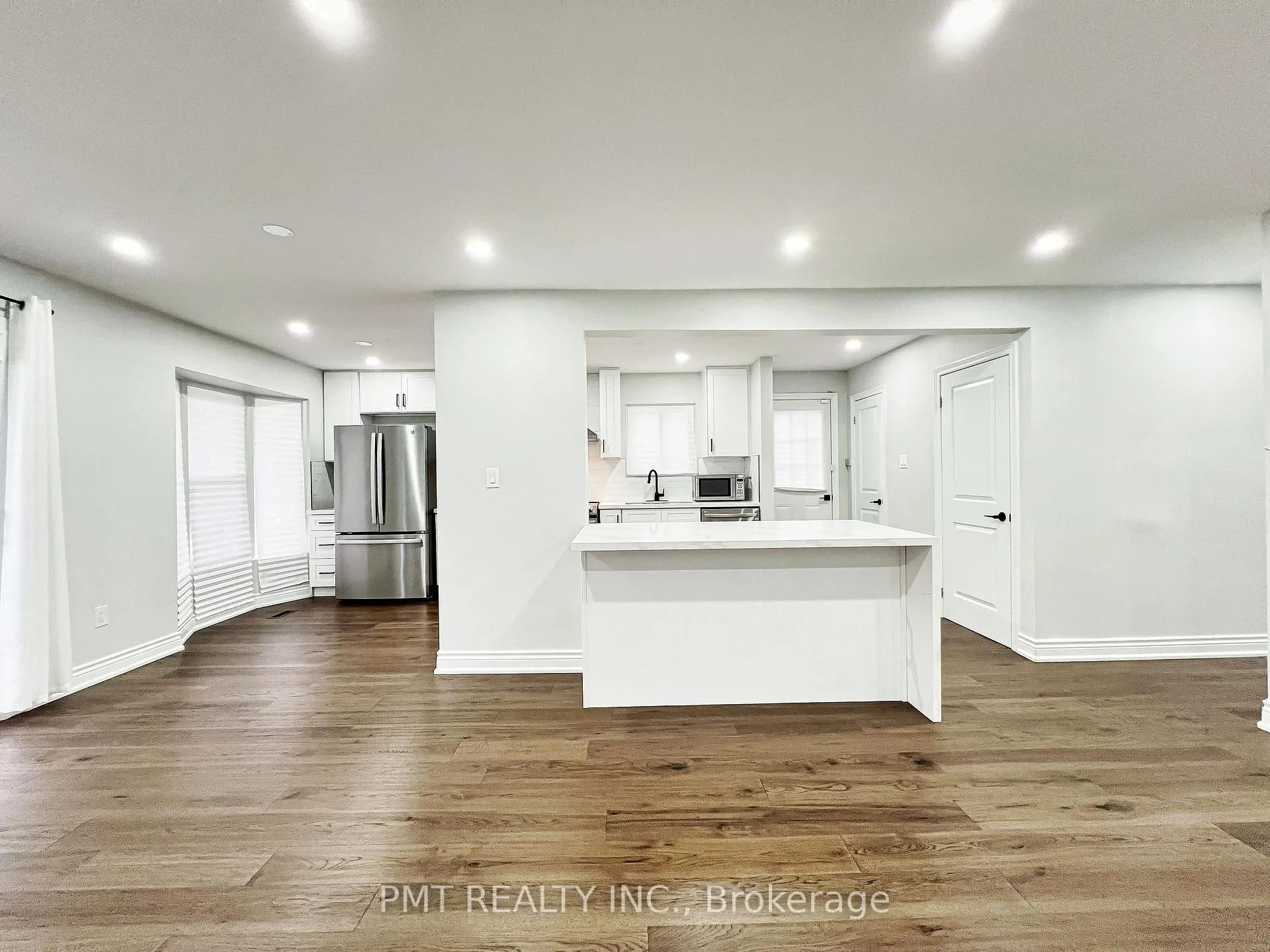 Photo 10 of 81 Burlington Street, Etobicoke, Mimico — HOMEH