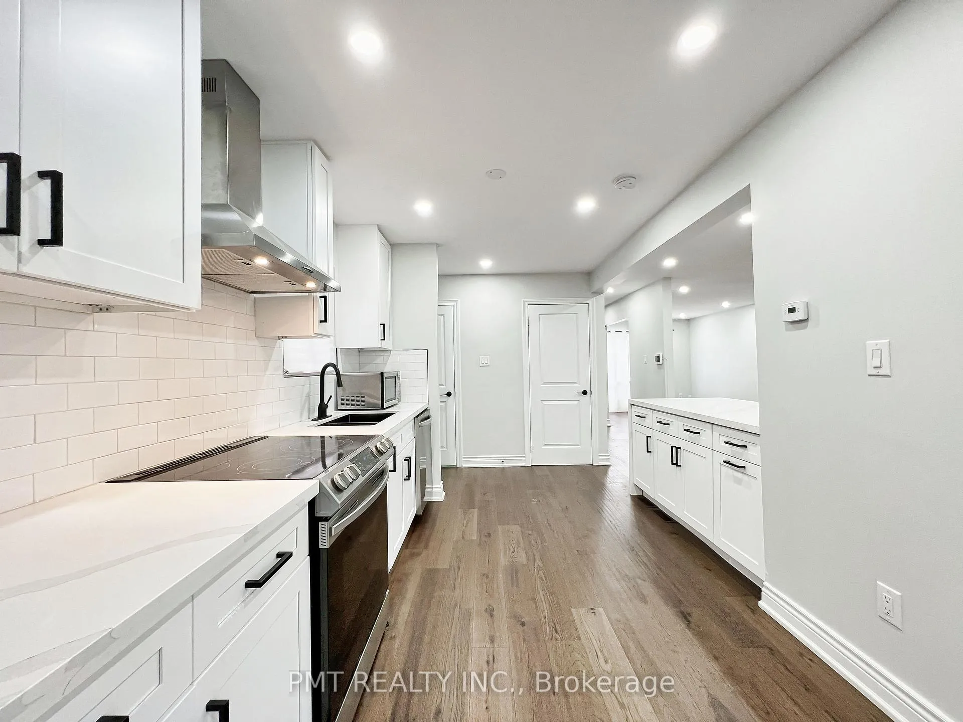 Photo 13 of 81 Burlington Street, Etobicoke, Mimico — HOMEH