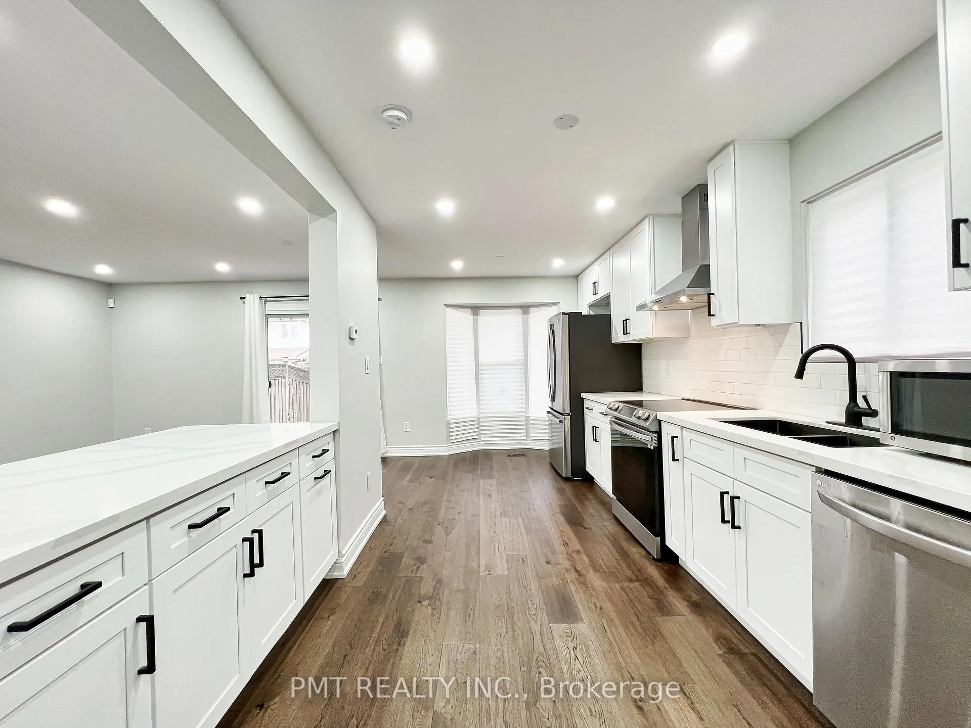 Photo 14 of 81 Burlington Street, Etobicoke, Mimico — HOMEH