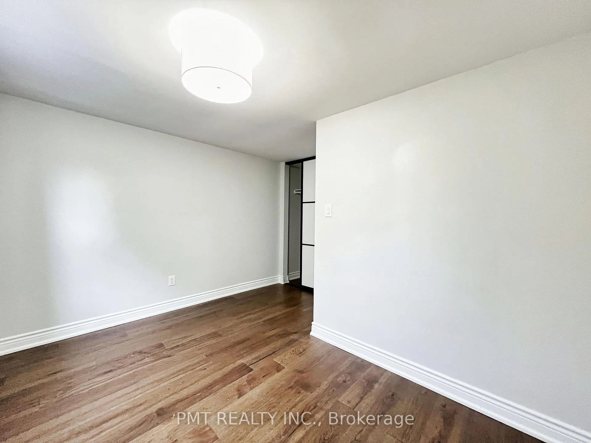Photo 25 of 81 Burlington Street, Etobicoke, Mimico — HOMEH