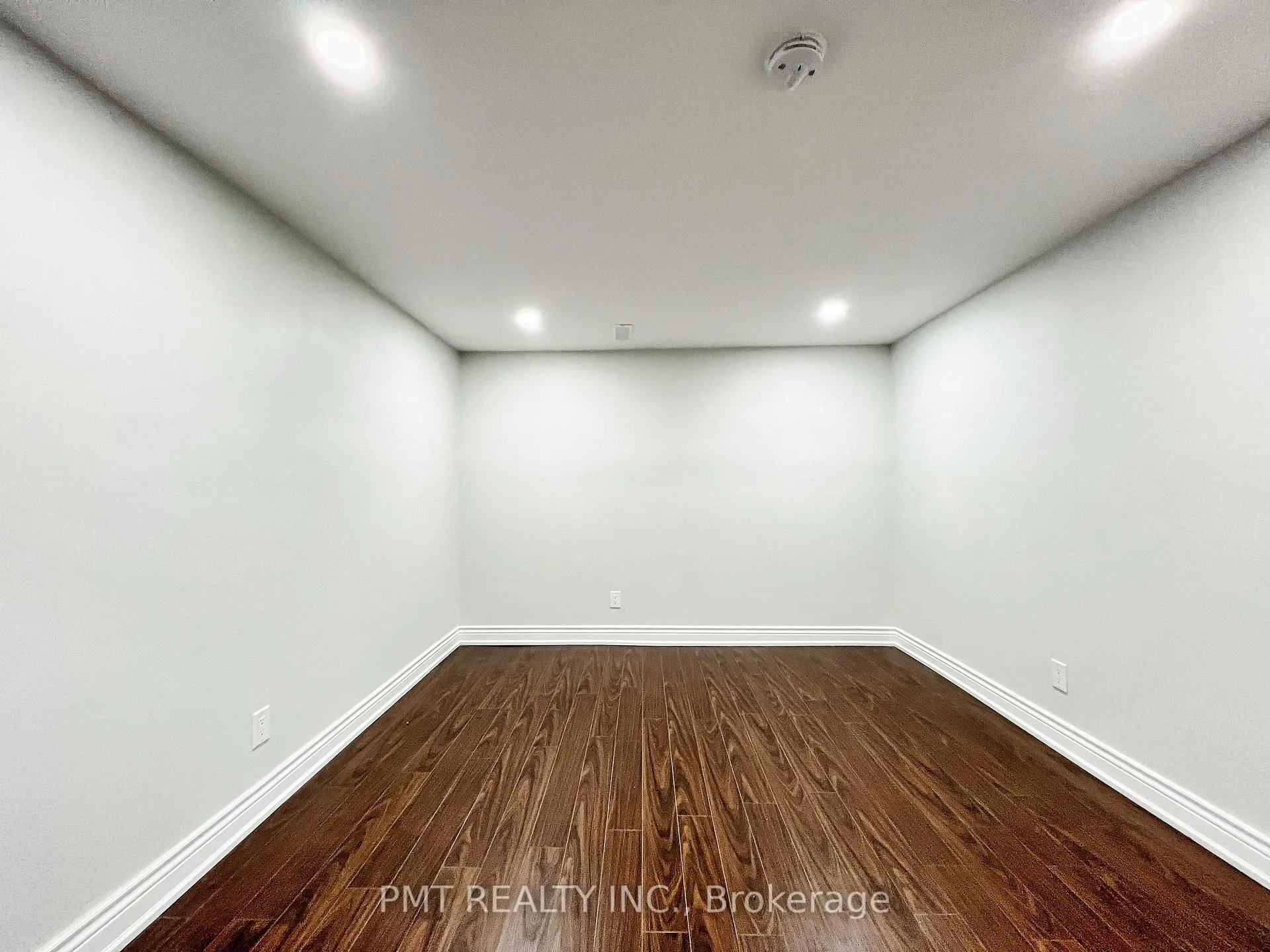 Photo 38 of 81 Burlington Street, Etobicoke, Mimico — HOMEH