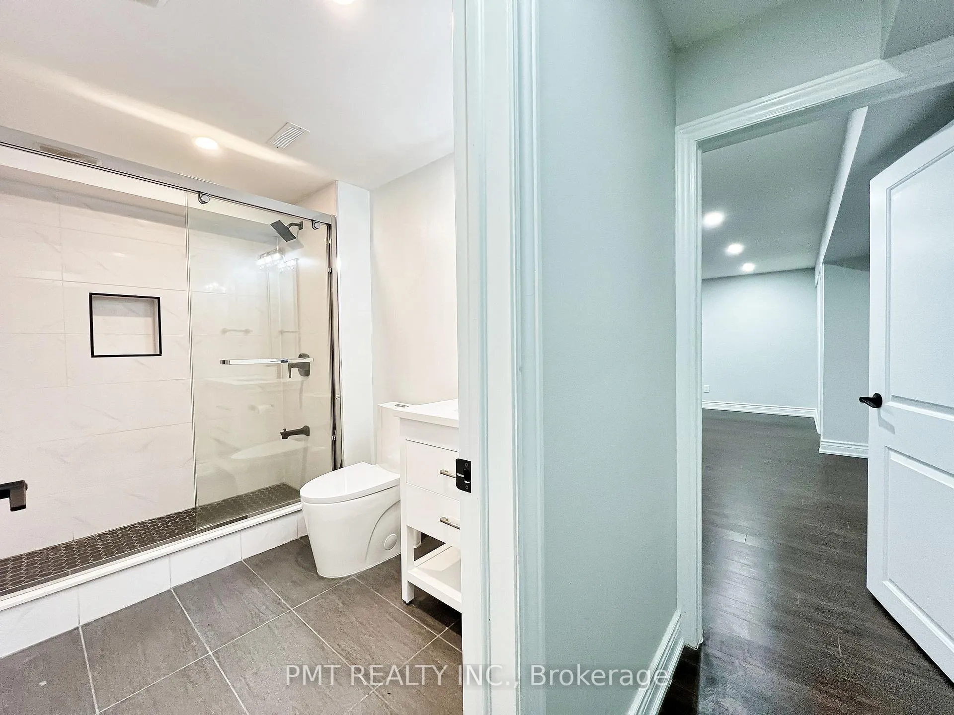 Photo 46 of 81 Burlington Street, Etobicoke, Mimico — HOMEH