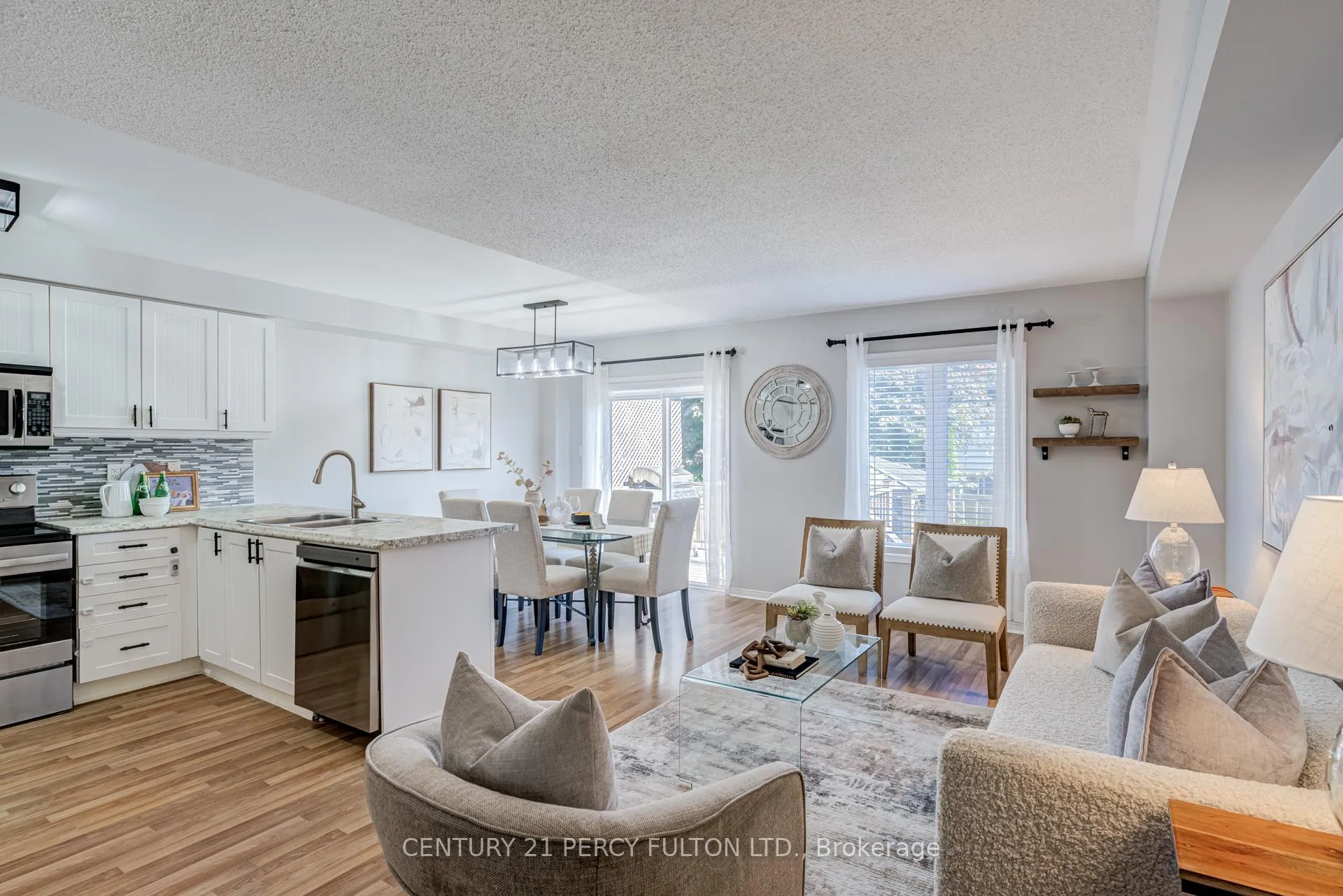 Photo 11 of 49 Bettina Place, Whitby, Rolling Acres — HOMEH