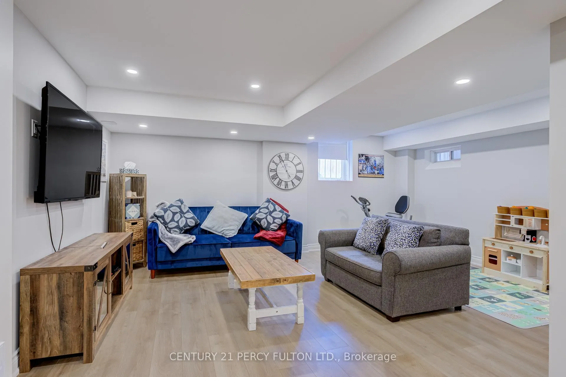 Photo 35 of 49 Bettina Place, Whitby, Rolling Acres — HOMEH