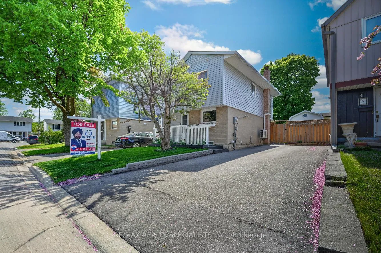 Photo 3 of 13 Hernon Court, Brampton, Central Park — HOMEH