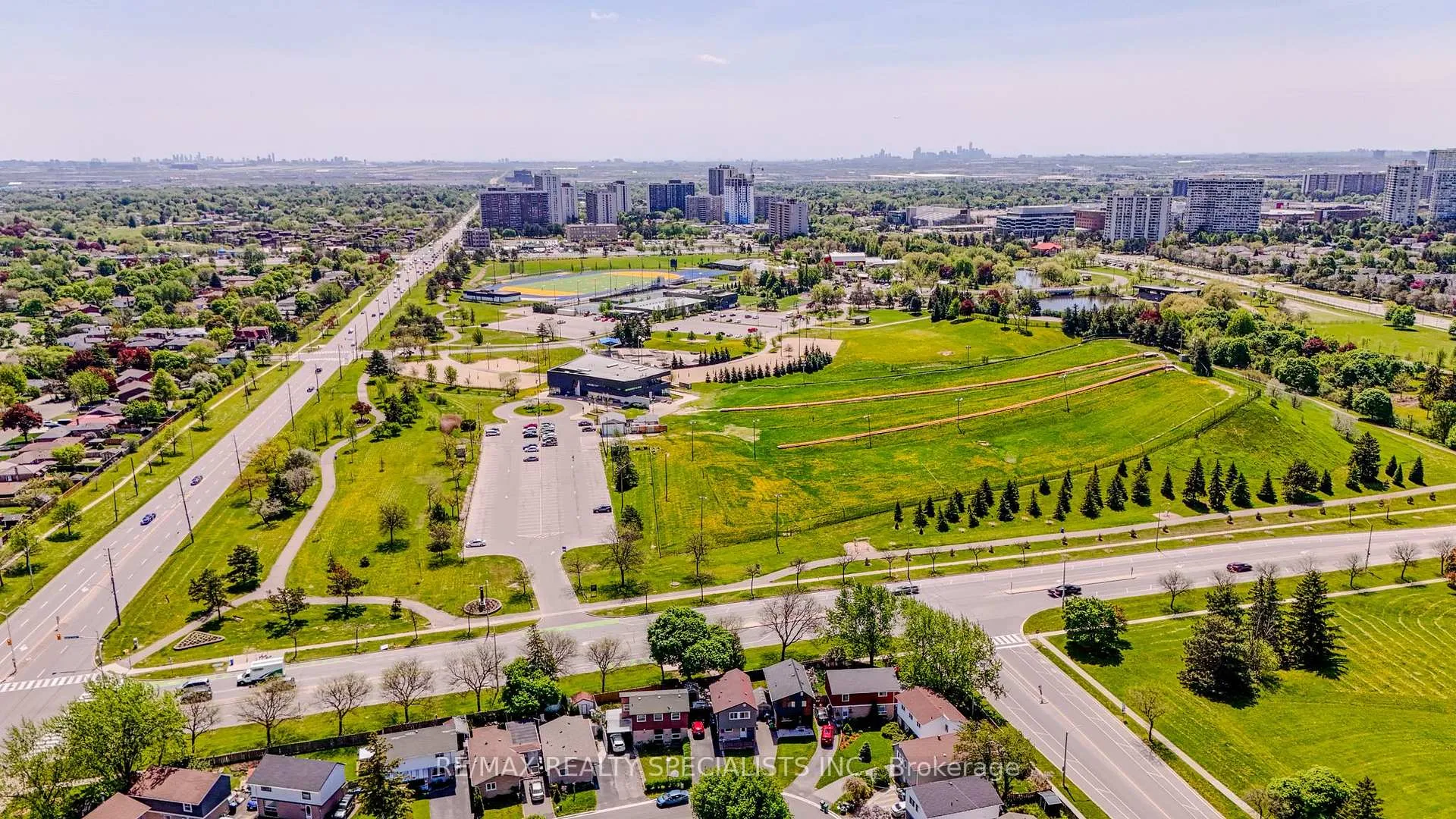 Photo 38 of 13 Hernon Court, Brampton, Central Park — HOMEH