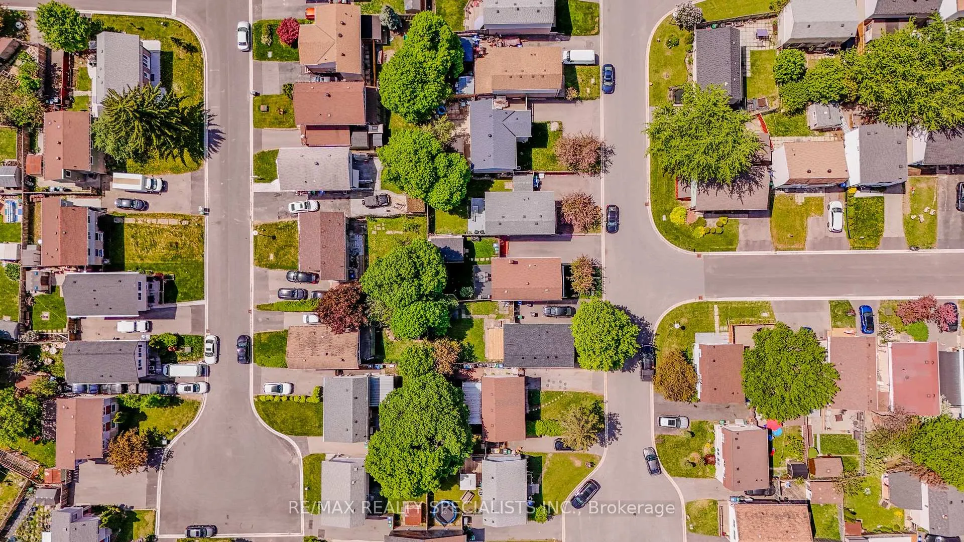 Photo 39 of 13 Hernon Court, Brampton, Central Park — HOMEH