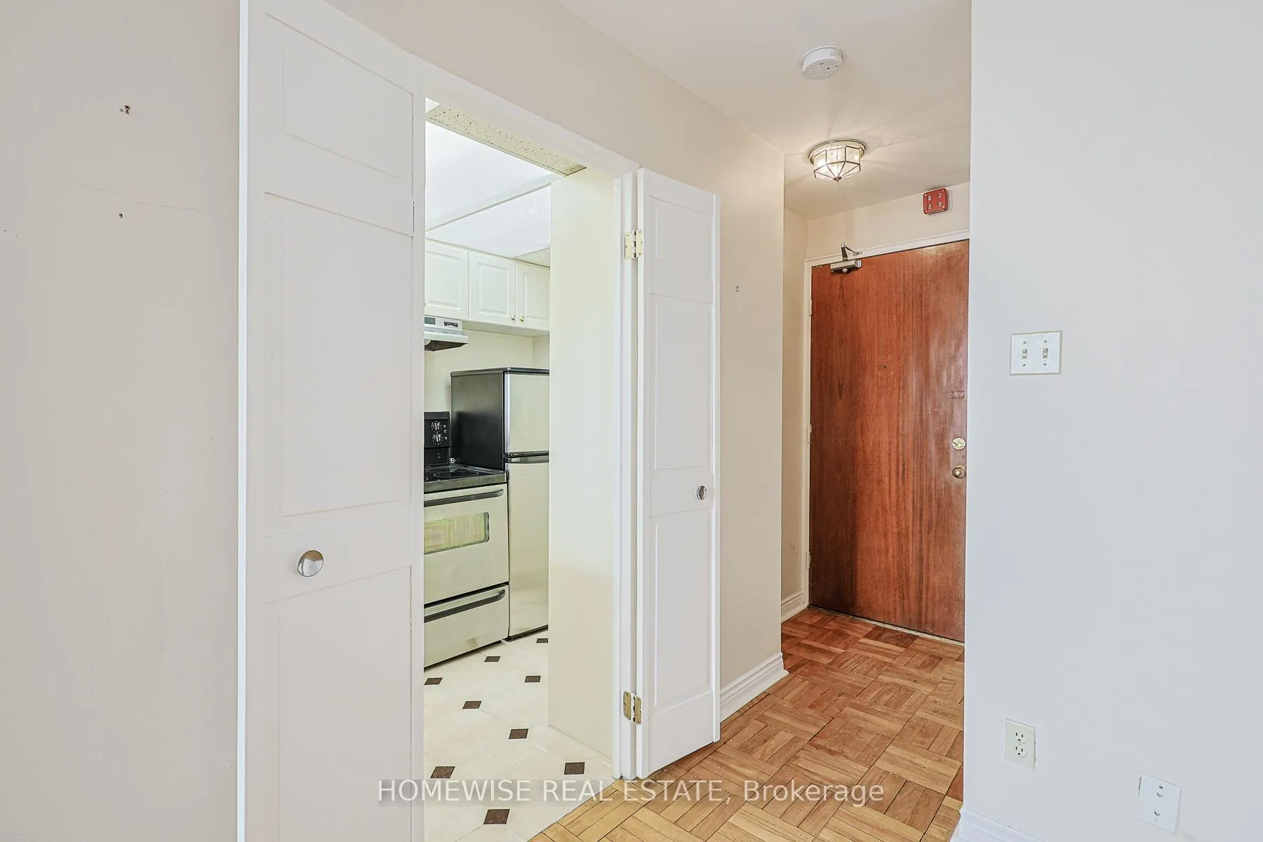 Photo 4 of Unit 611, 485 Kingston Road, Toronto, The Beaches — HOMEH