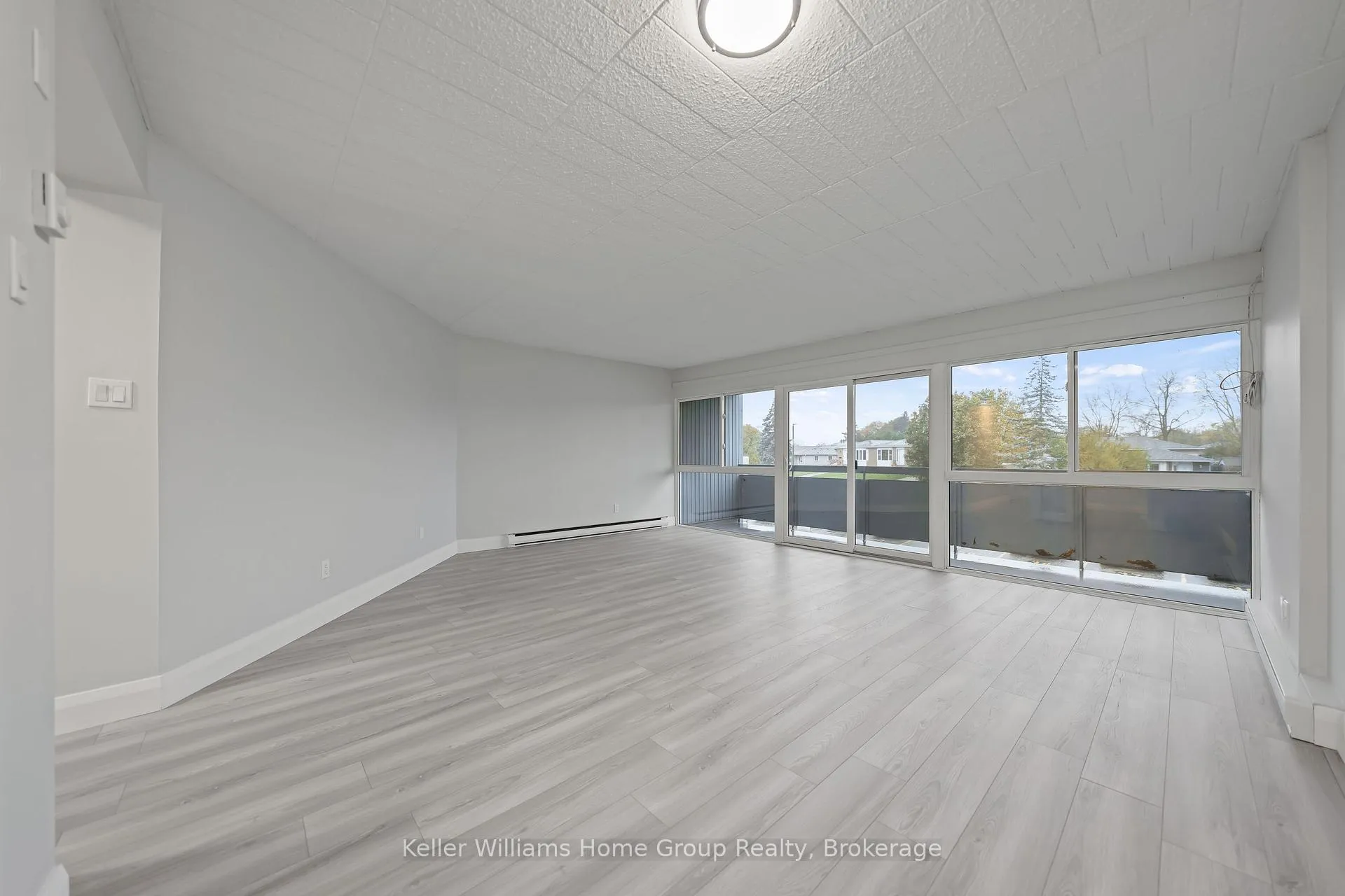 Photo 2 of Unit 408, 91 Conroy Crescent, Guelph, Dovercliffe Park/Old University — HOMEH