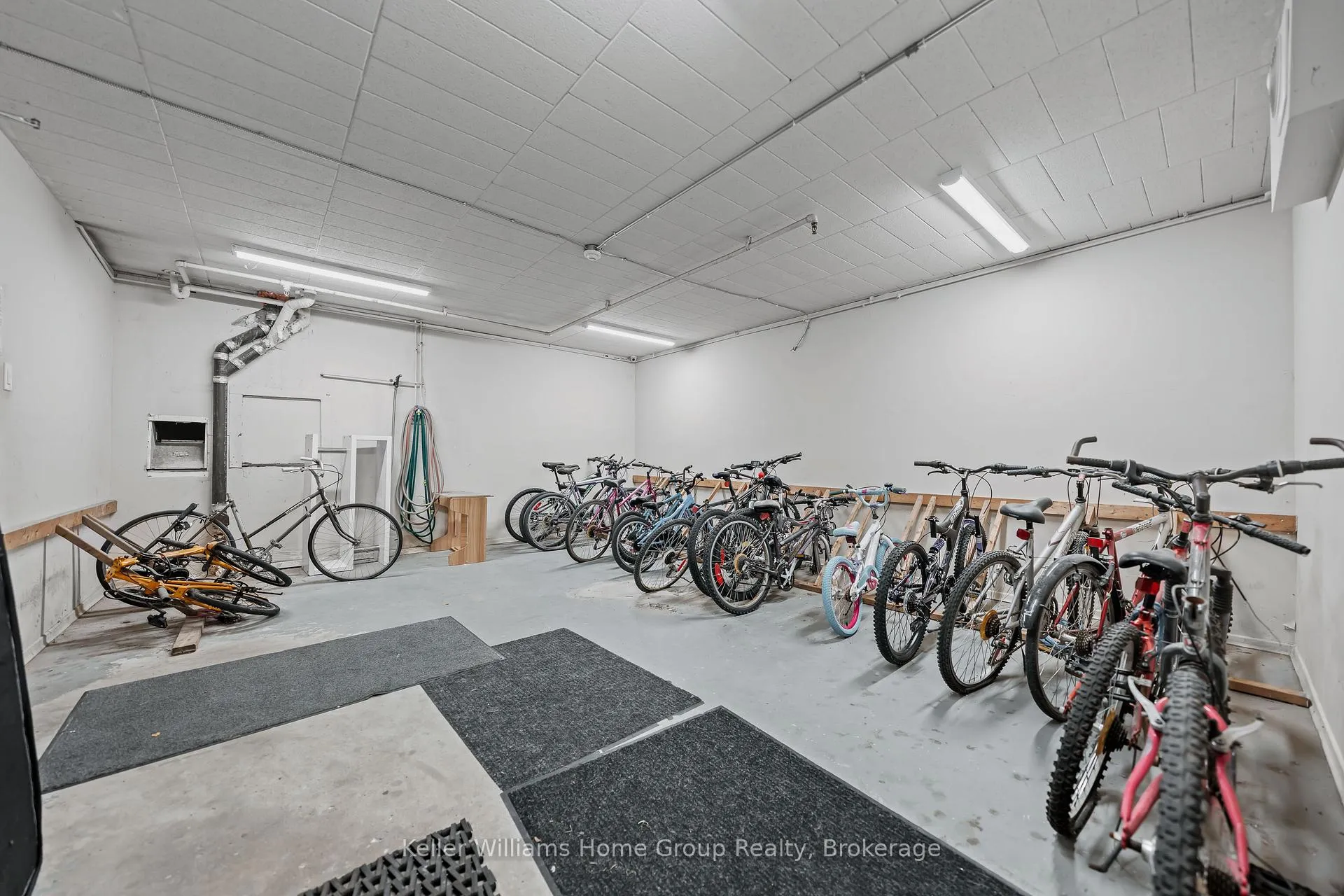 Photo 32 of Unit 408, 91 Conroy Crescent, Guelph, Dovercliffe Park/Old University — HOMEH