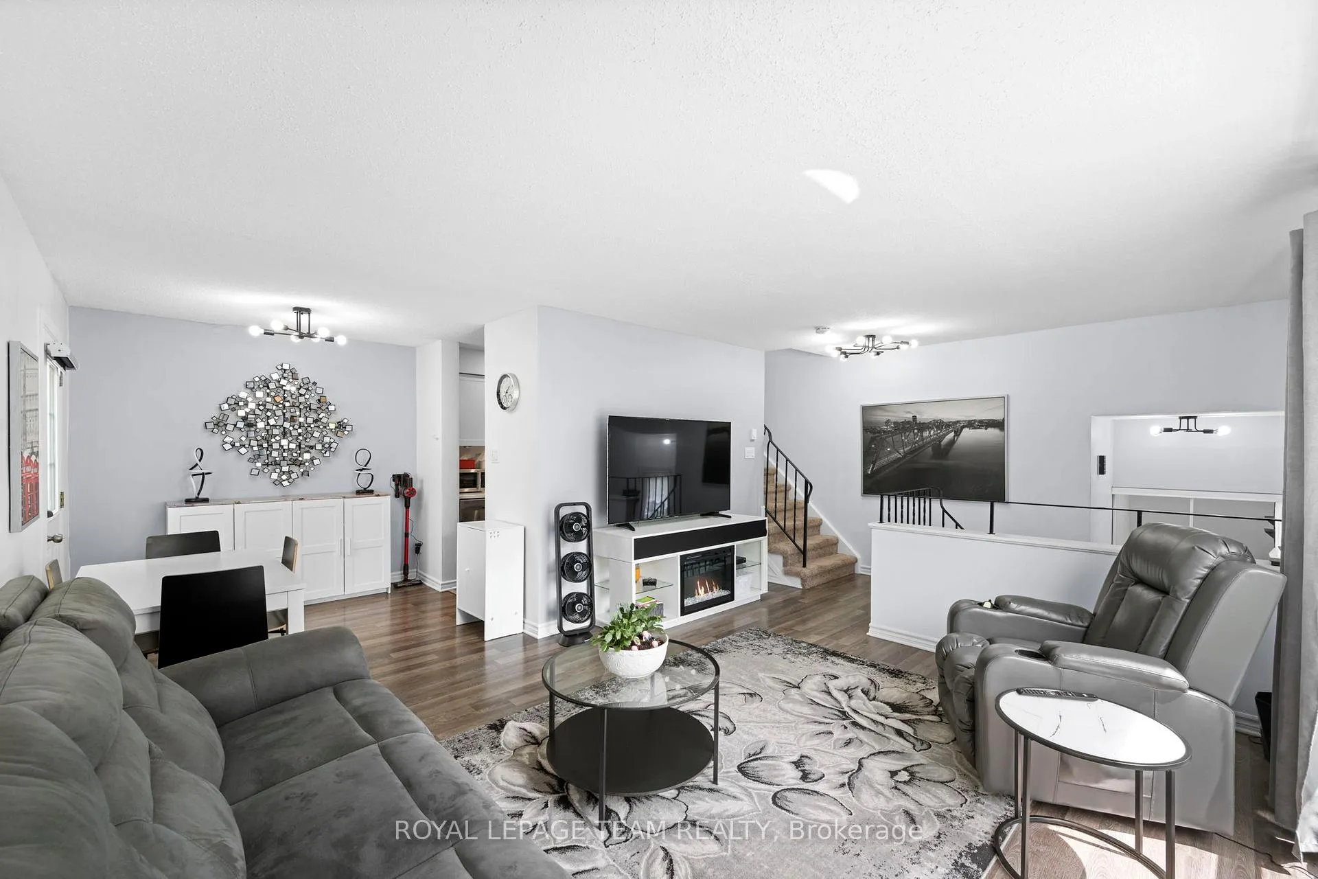Photo 5 of 41C Forester Crescent, Ottawa, Westcliffe Estates — HOMEH