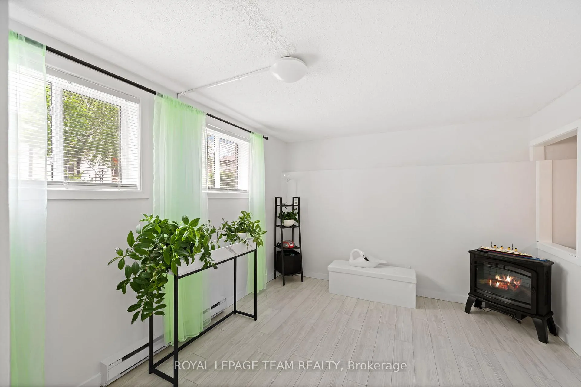 Photo 16 of 41C Forester Crescent, Ottawa, Westcliffe Estates — HOMEH