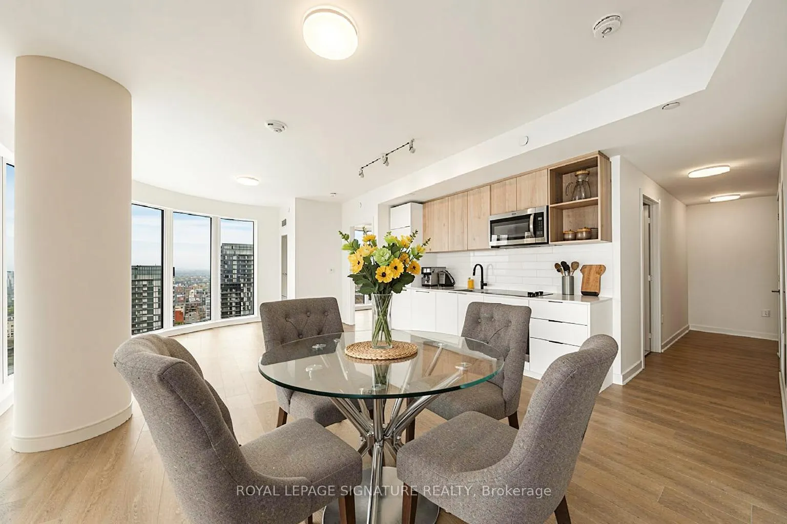 Photo 9 of Unit 2510, 1185 Dupont Street, Toronto, Dovercourt-Wallace Emerson-Junction — HOMEH