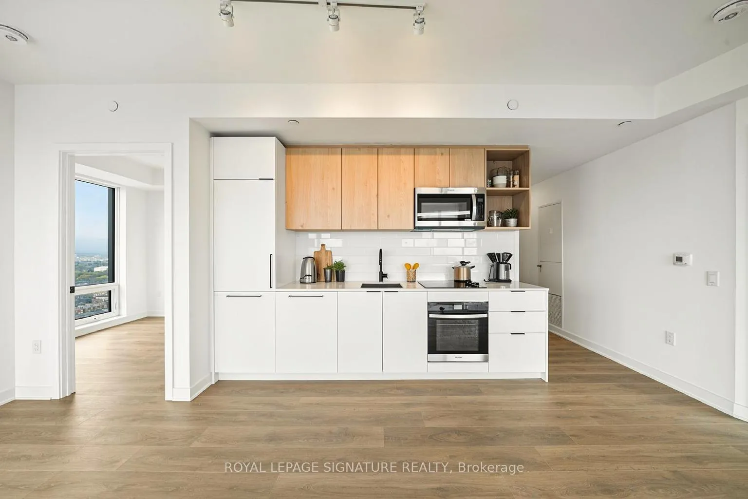 Photo 10 of Unit 2510, 1185 Dupont Street, Toronto, Dovercourt-Wallace Emerson-Junction — HOMEH