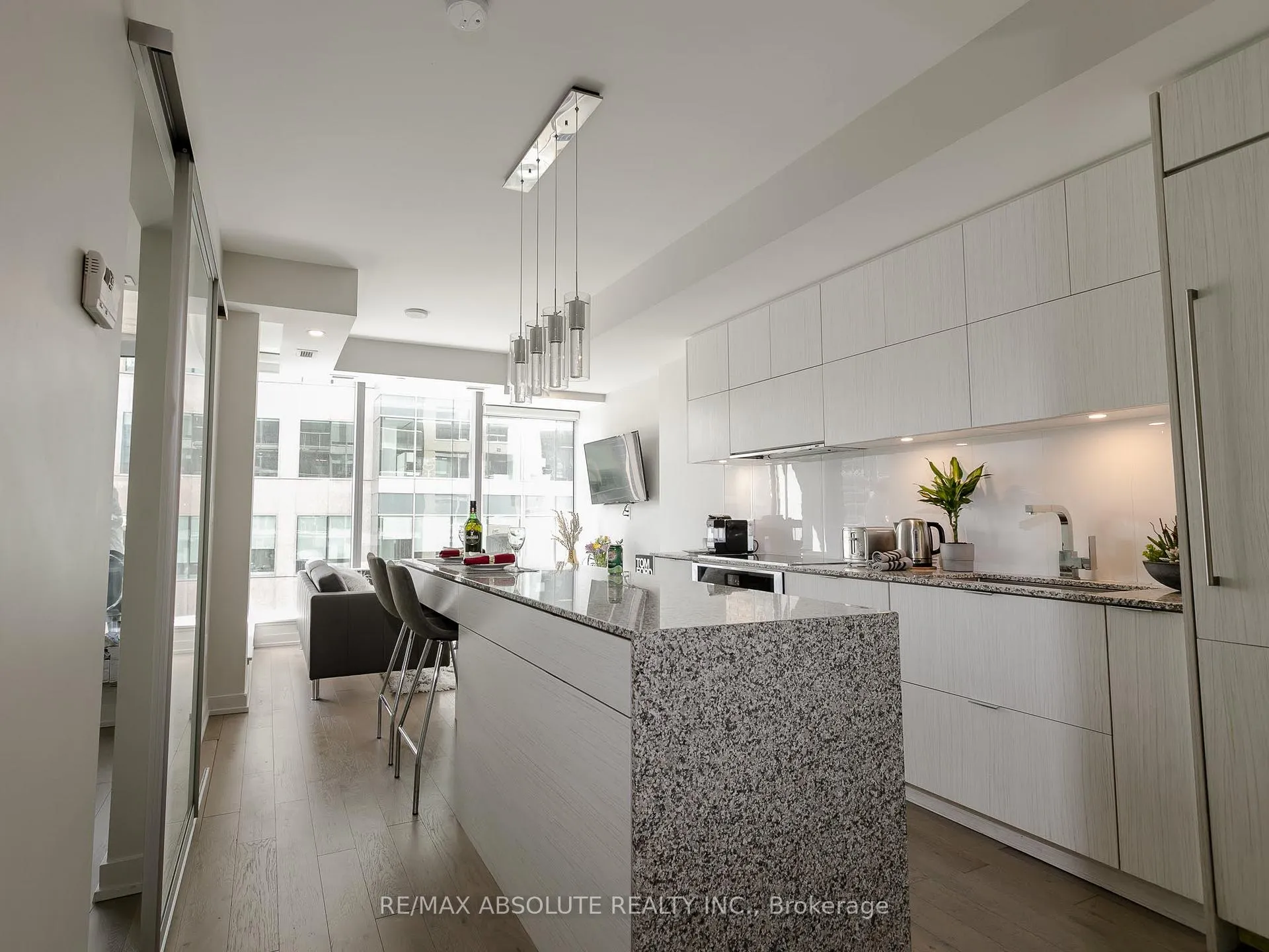 Photo 5 of Unit 1011, 101 Queen Street, Ottawa, Ottawa Centre — HOMEH