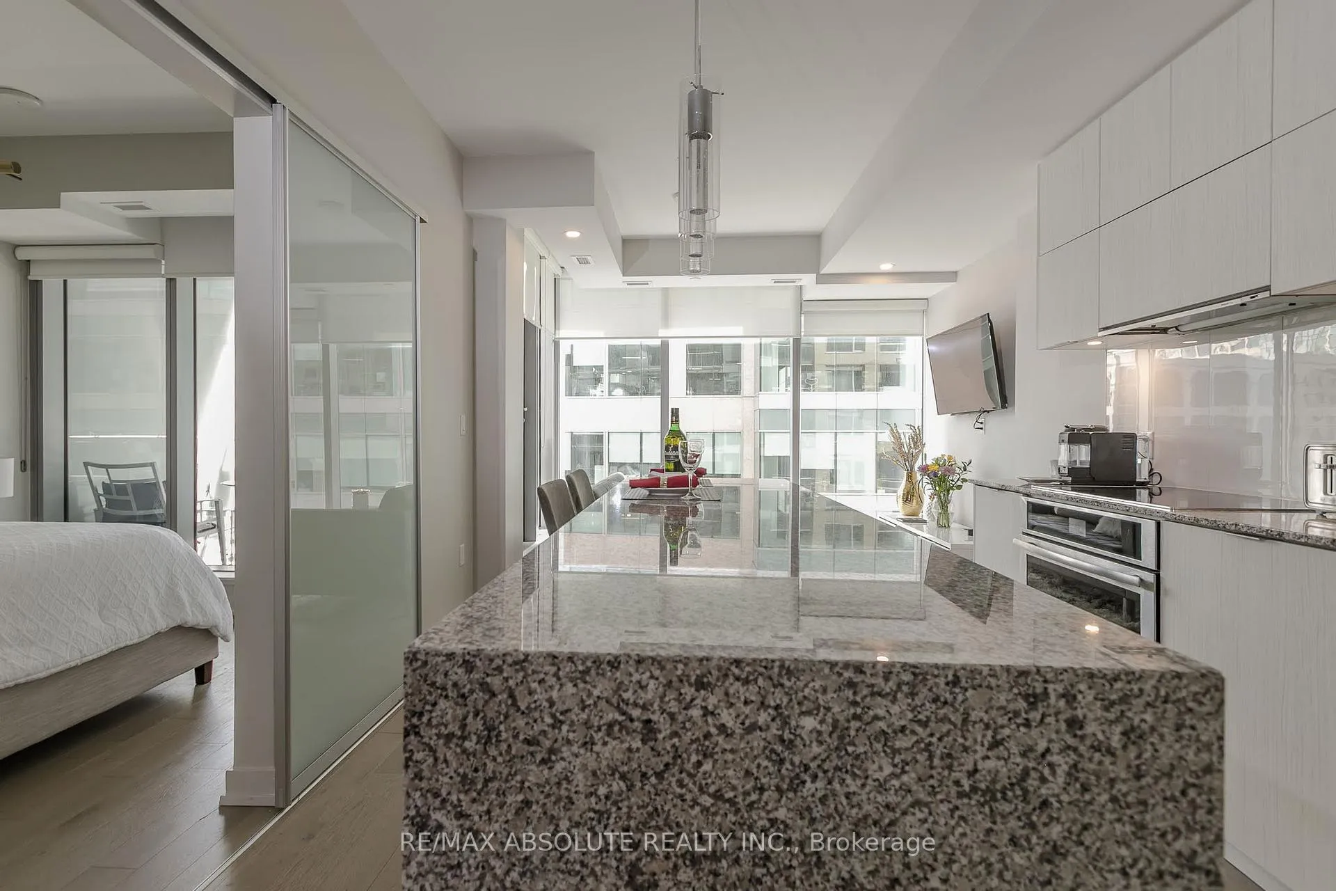 Photo 6 of Unit 1011, 101 Queen Street, Ottawa, Ottawa Centre — HOMEH
