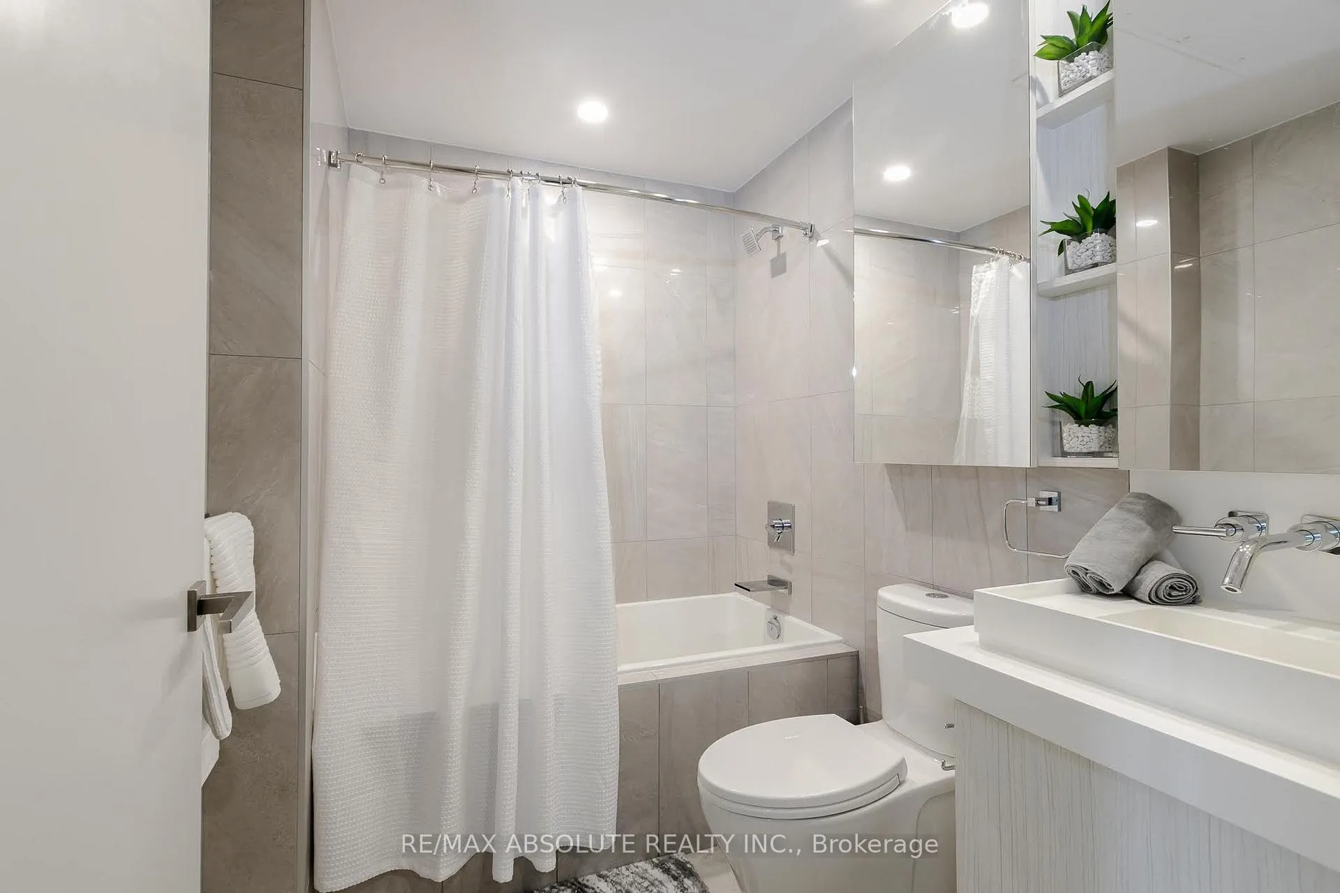 Photo 13 of Unit 1011, 101 Queen Street, Ottawa, Ottawa Centre — HOMEH