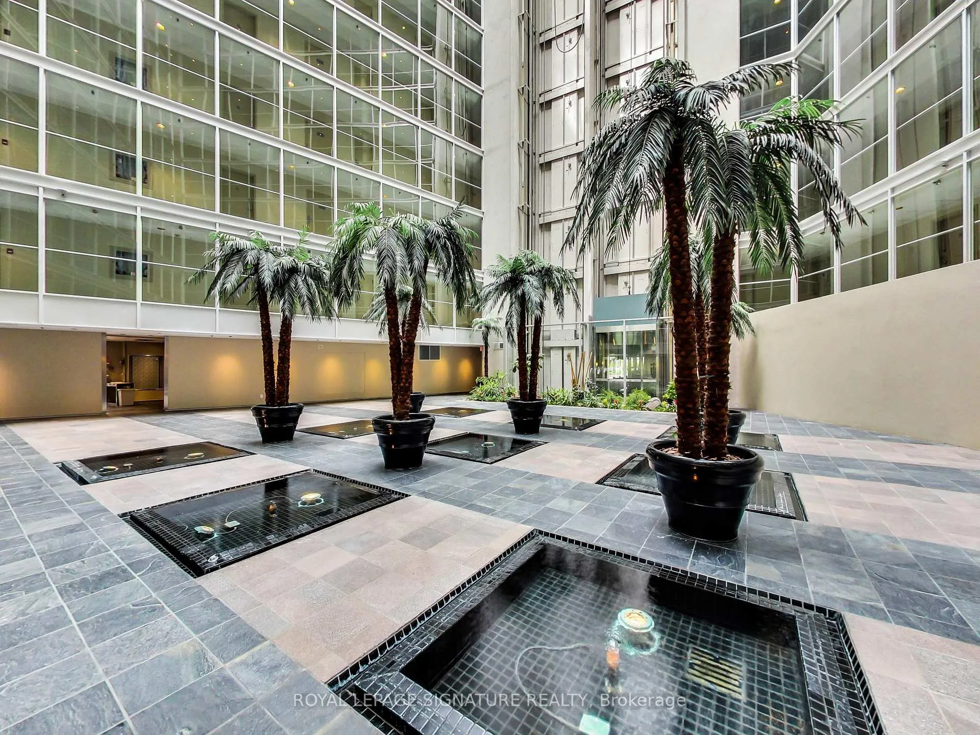 Photo 4 of Unit 1807, 650 Queens Quay W, Toronto, Waterfront Communities — HOMEH