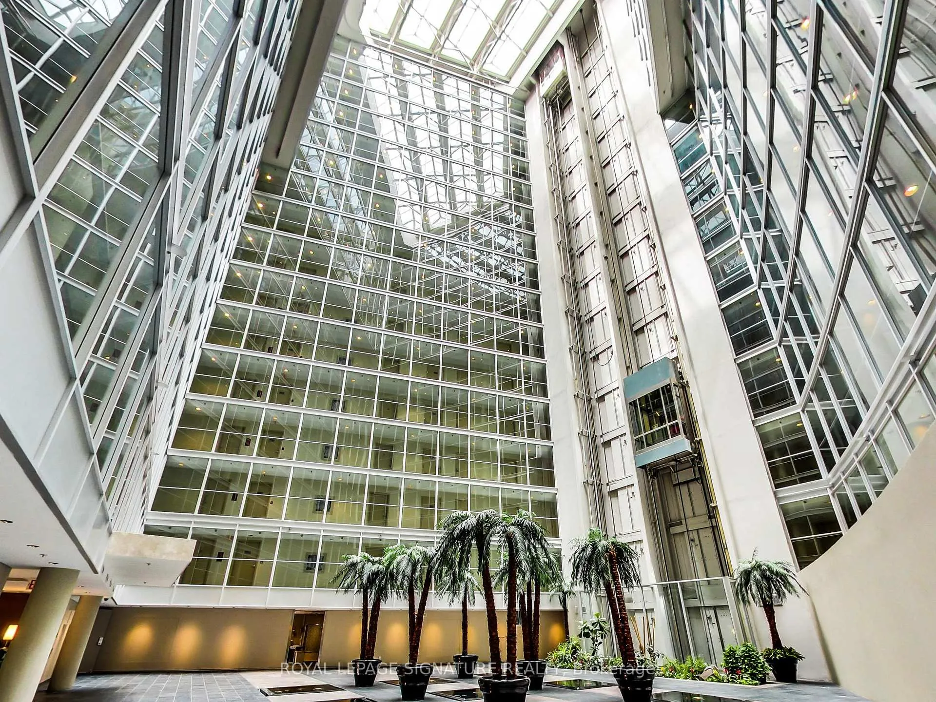 Photo 5 of Unit 1807, 650 Queens Quay W, Toronto, Waterfront Communities — HOMEH