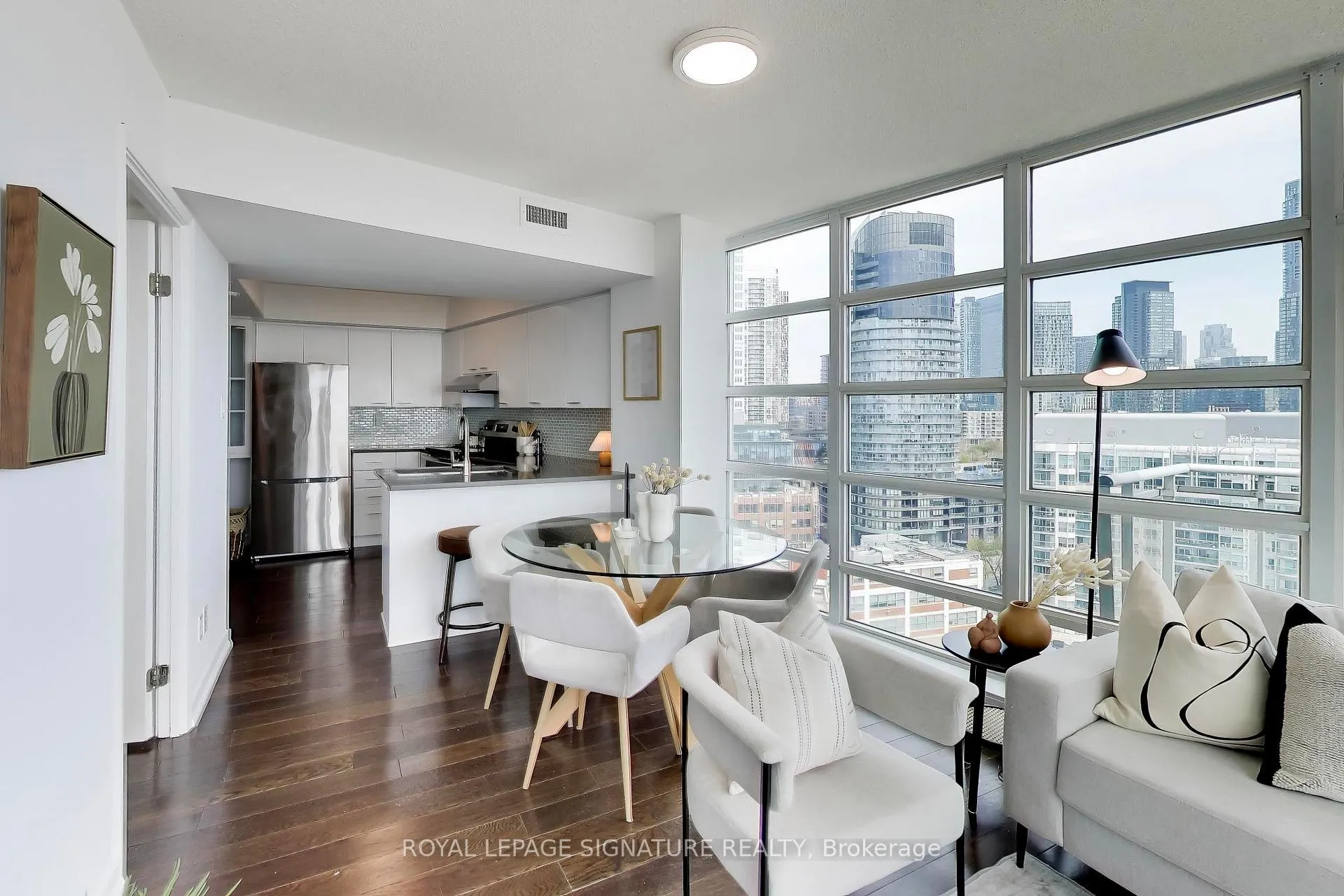 Photo 8 of Unit 1807, 650 Queens Quay W, Toronto, Waterfront Communities — HOMEH