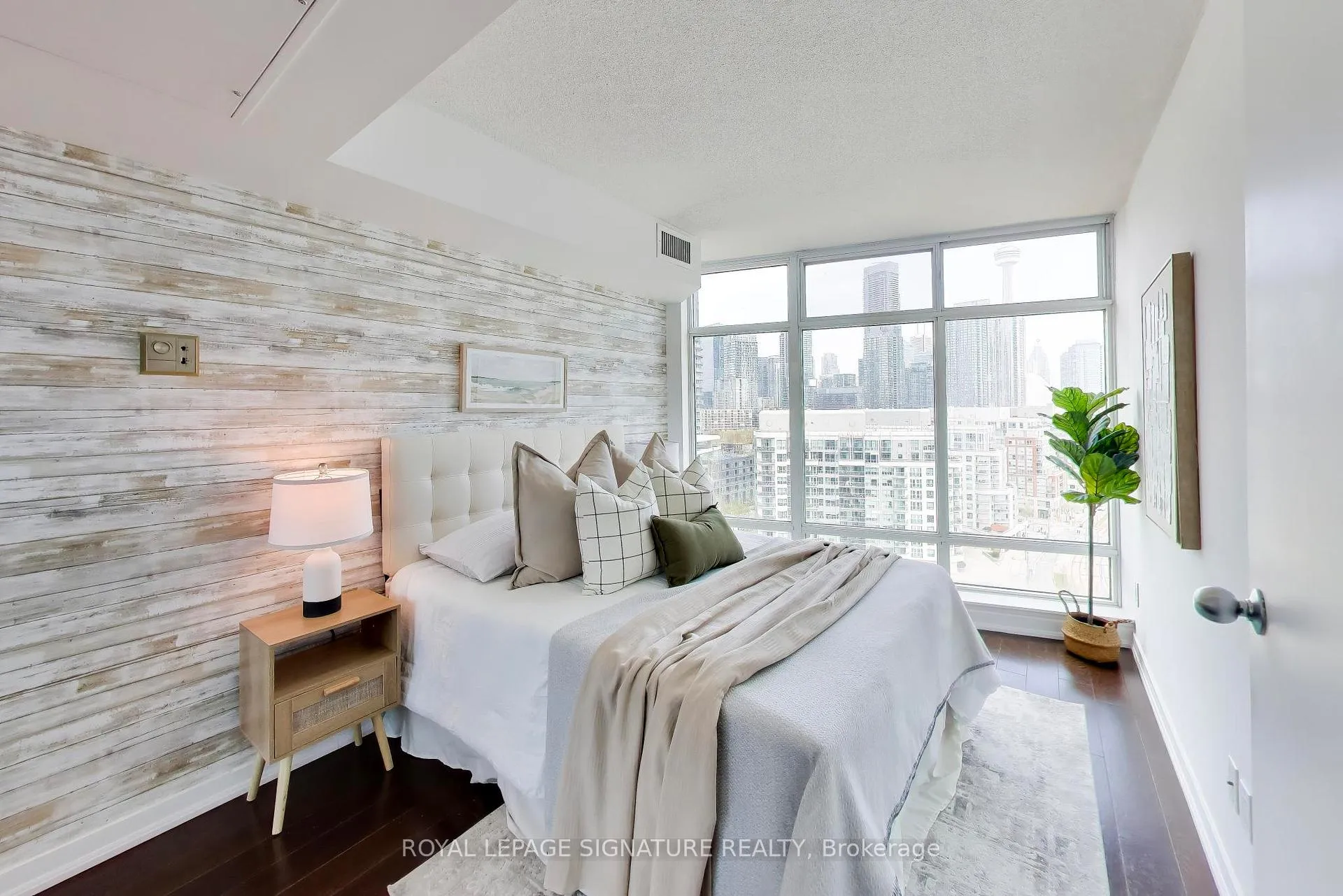 Photo 13 of Unit 1807, 650 Queens Quay W, Toronto, Waterfront Communities — HOMEH