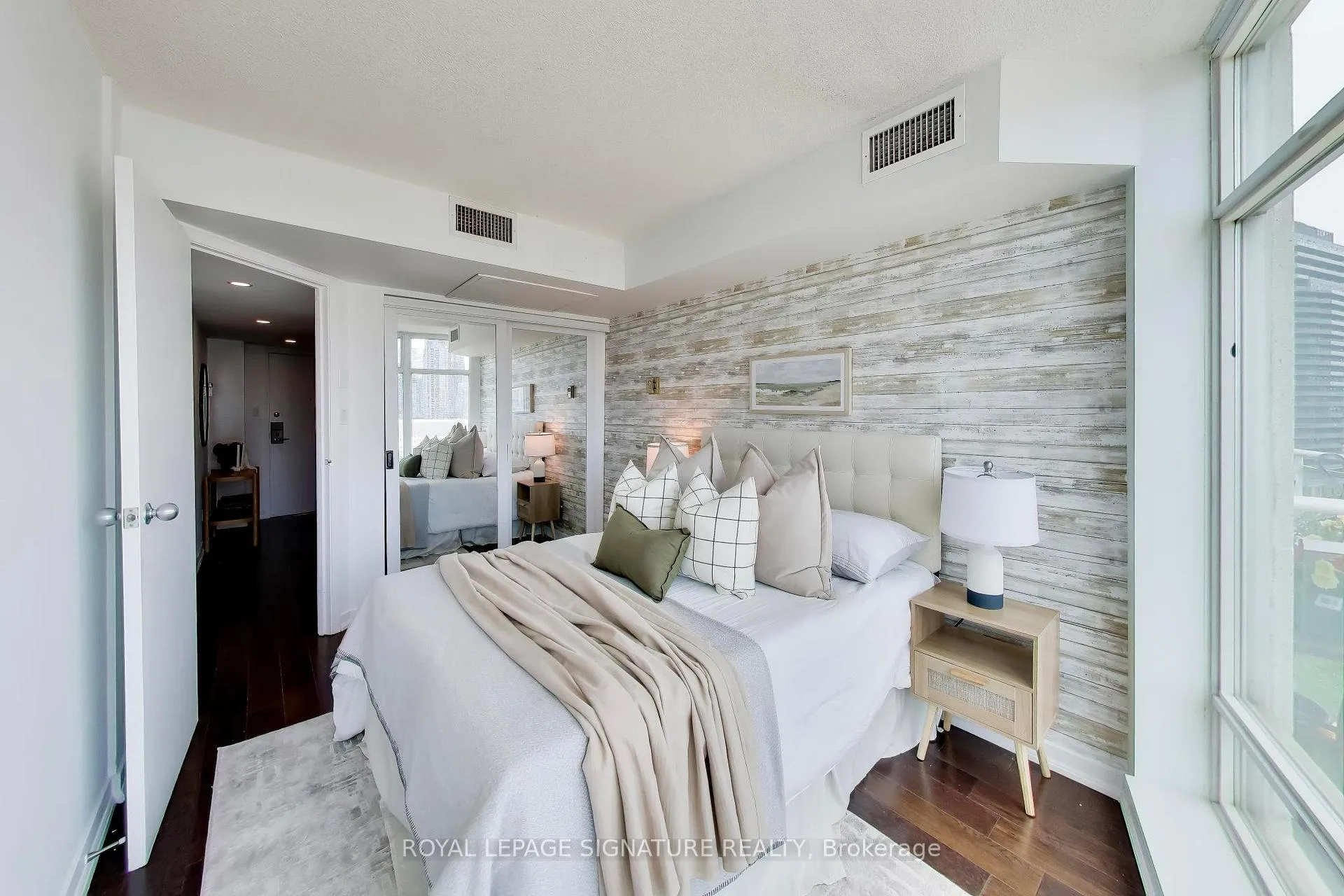 Photo 14 of Unit 1807, 650 Queens Quay W, Toronto, Waterfront Communities — HOMEH