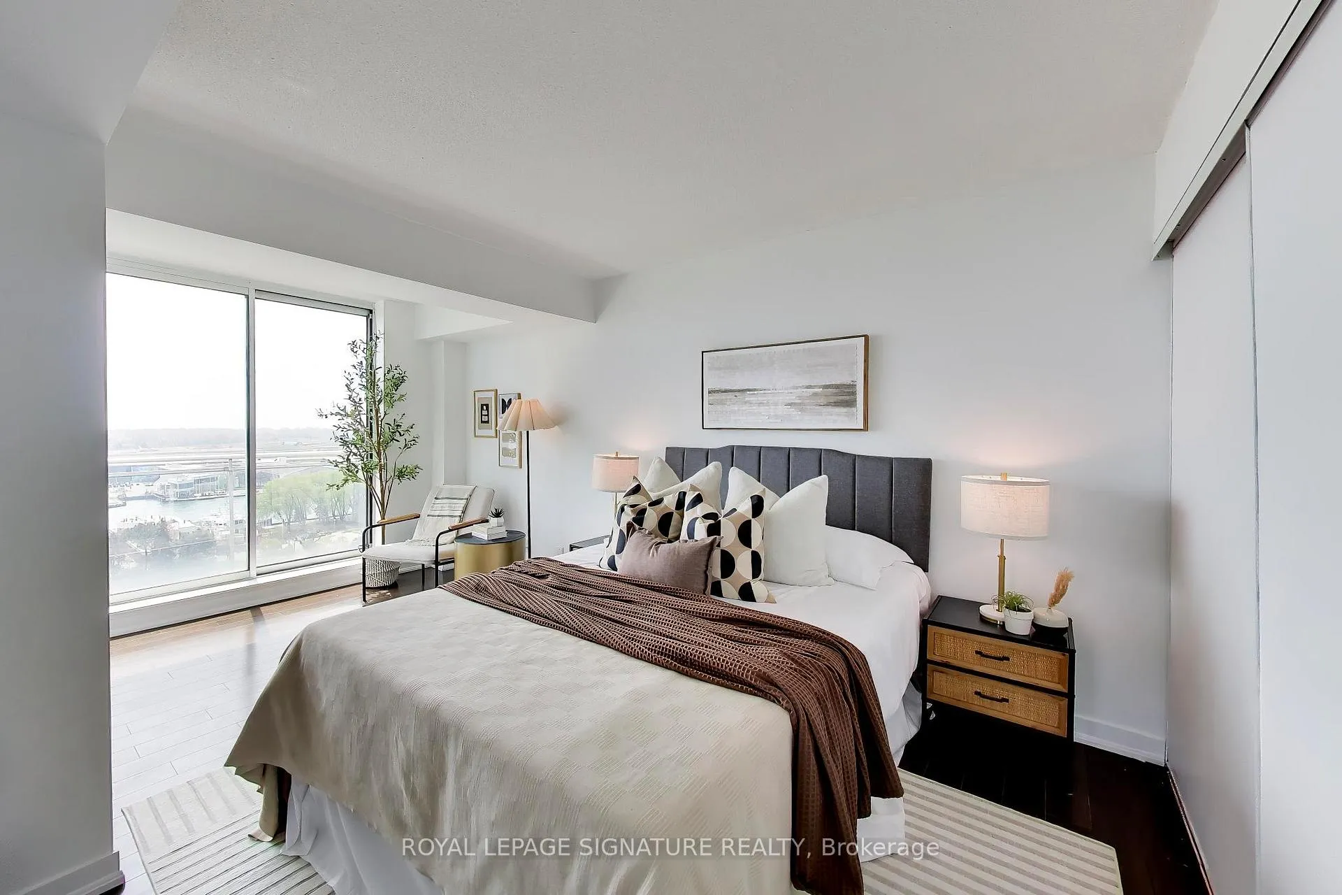 Photo 15 of Unit 1807, 650 Queens Quay W, Toronto, Waterfront Communities — HOMEH
