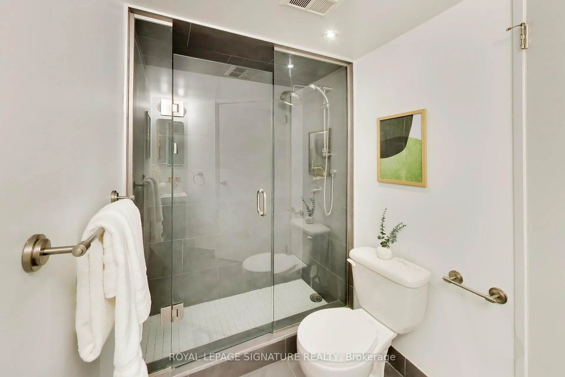 Photo 18 of Unit 1807, 650 Queens Quay W, Toronto, Waterfront Communities — HOMEH