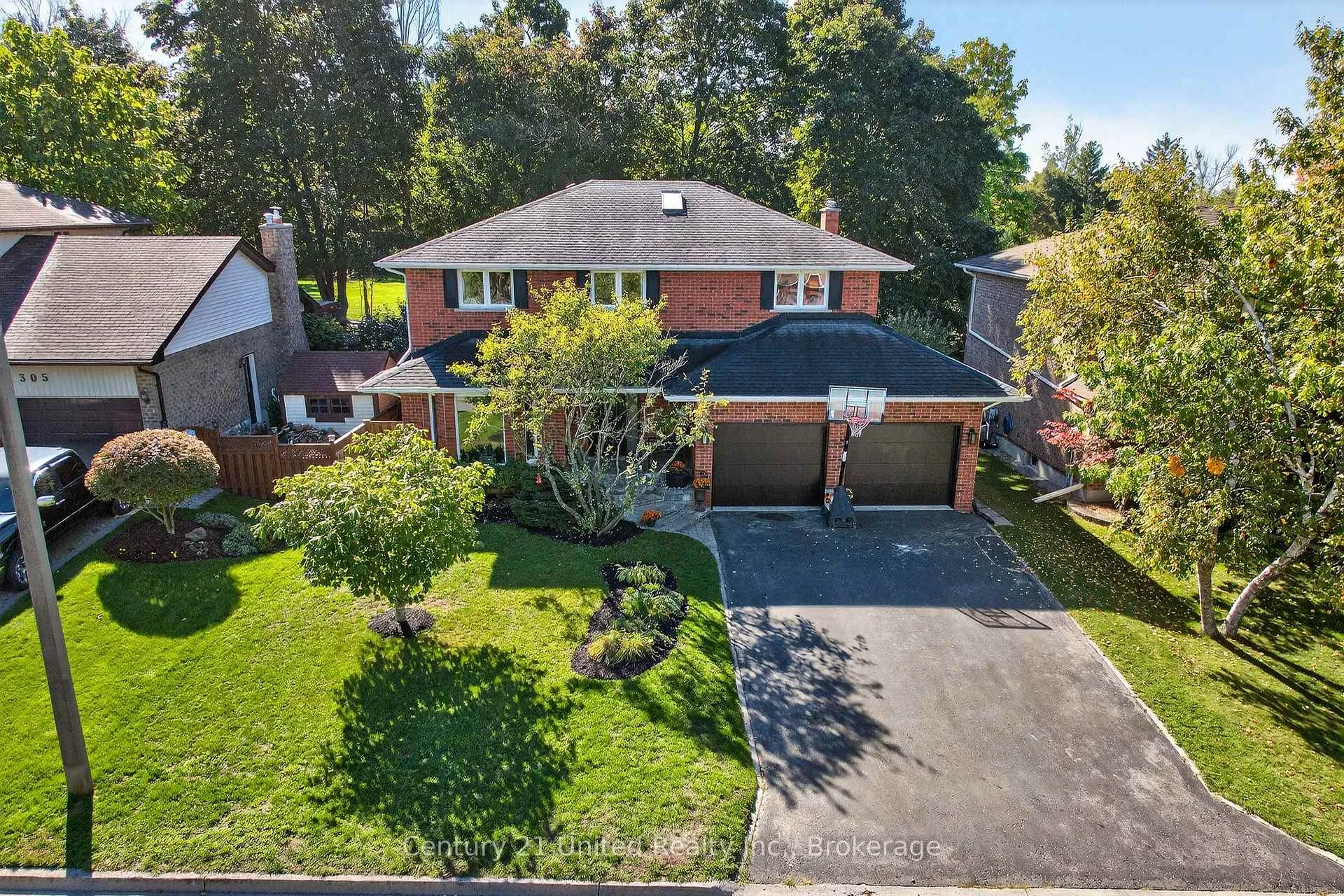 Photo 2 of 1309 Scollard Drive, Peterborough, Ashburnham Ward 4 — HOMEH