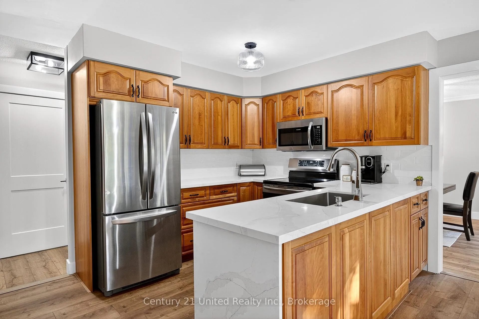 Photo 3 of 1309 Scollard Drive, Peterborough, Ashburnham Ward 4 — HOMEH