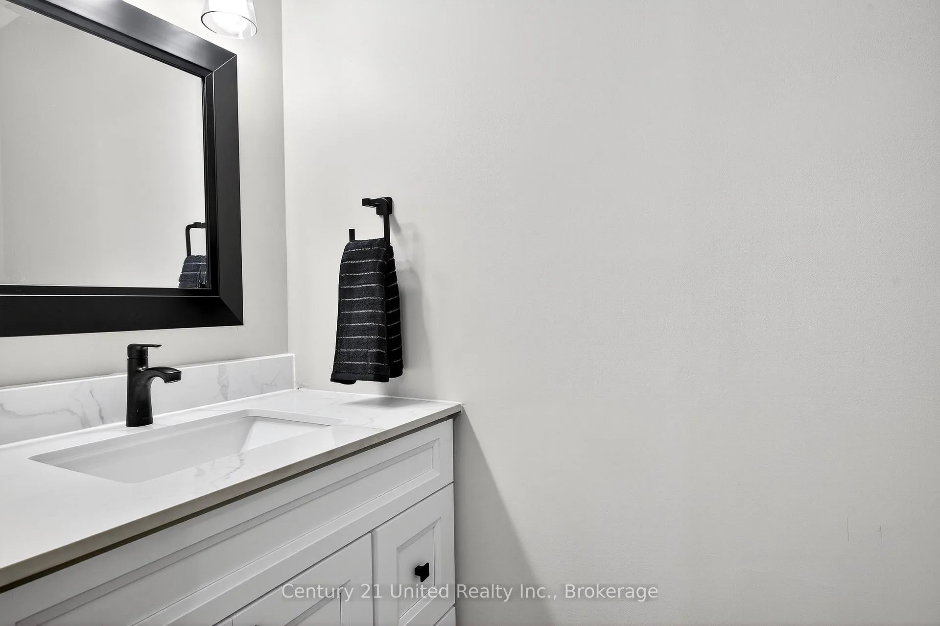 Photo 16 of 1309 Scollard Drive, Peterborough, Ashburnham Ward 4 — HOMEH
