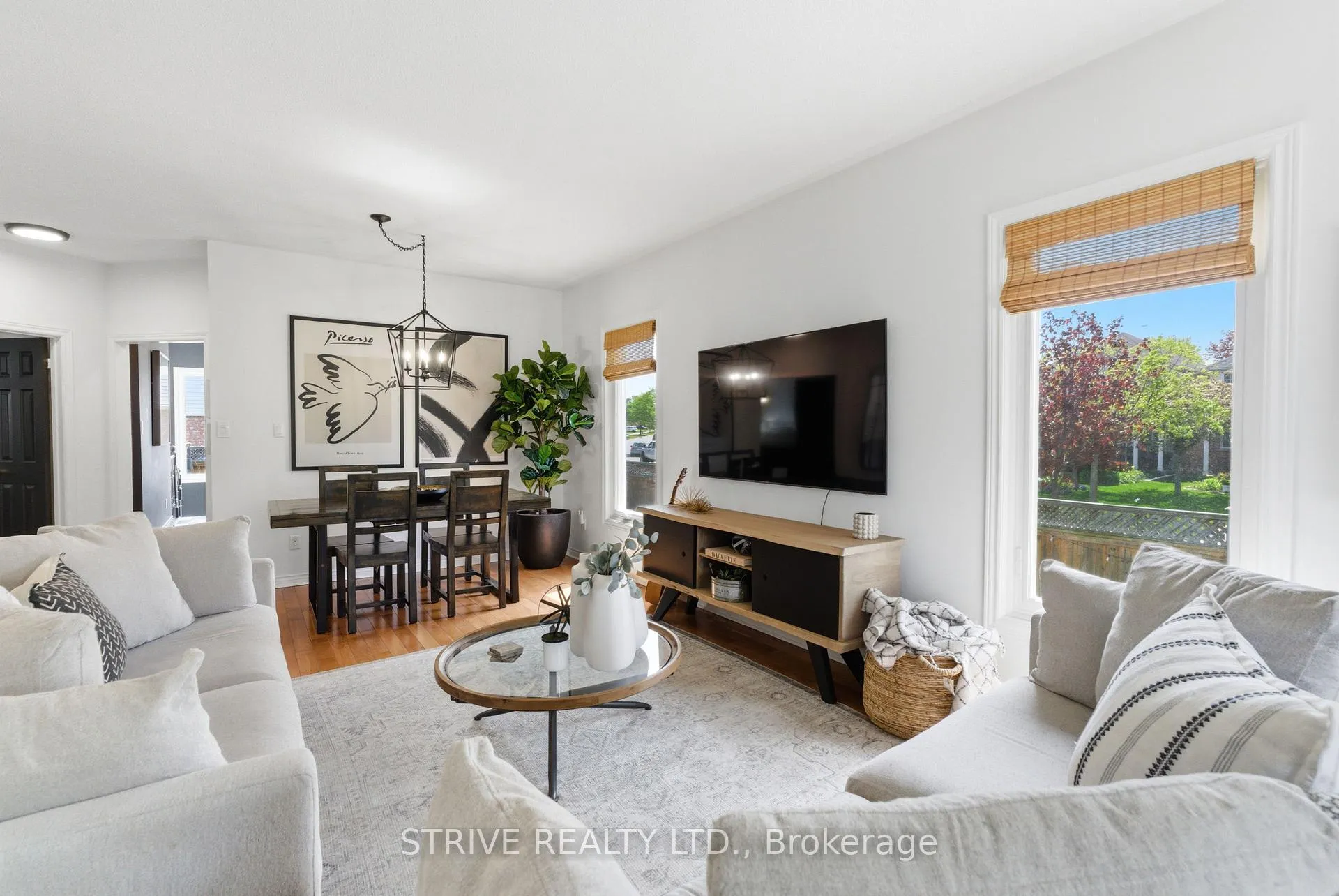 Photo 9 of 11 Granary Lane, Clarington, Courtice — HOMEH