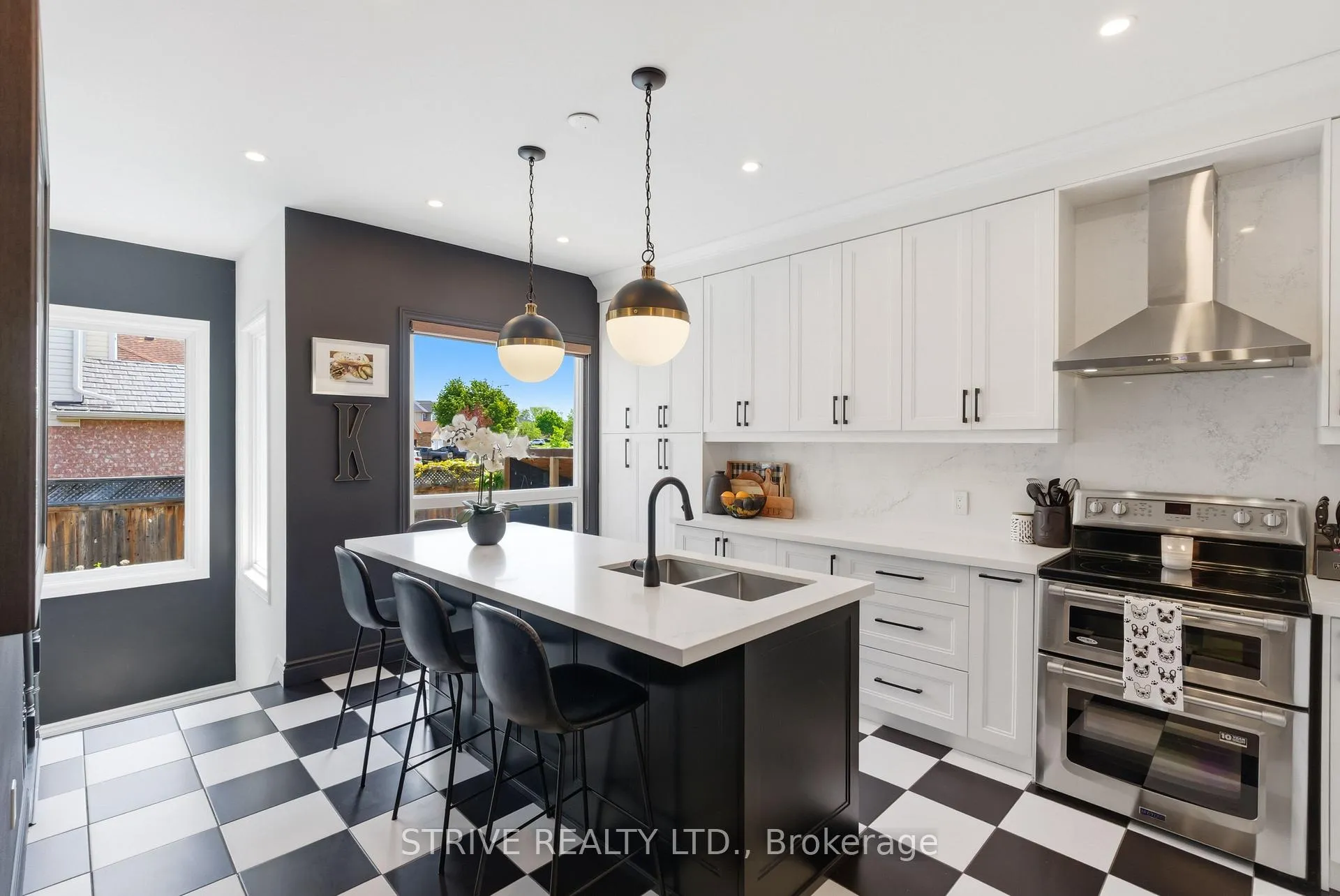 Photo 18 of 11 Granary Lane, Clarington, Courtice — HOMEH