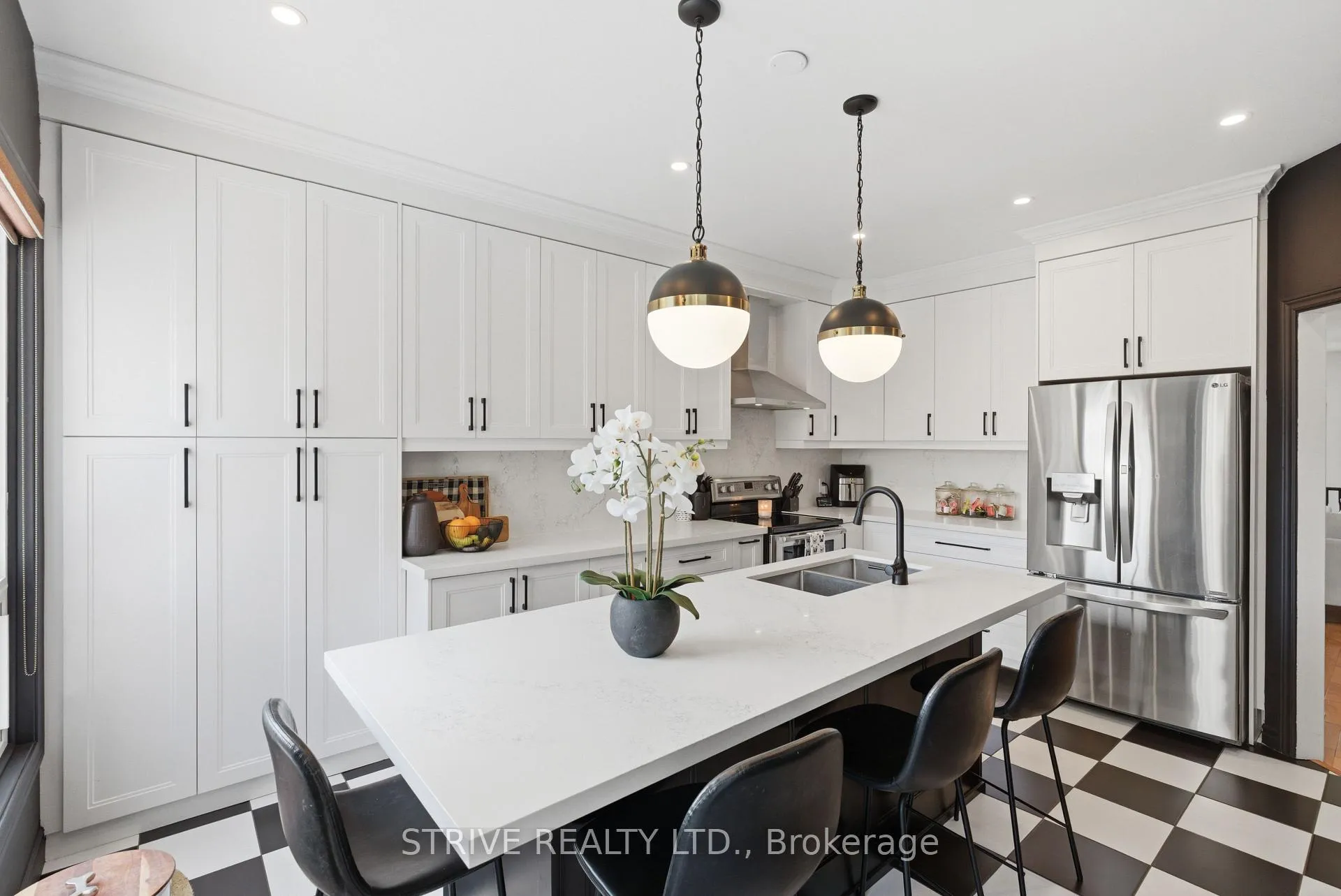 Photo 19 of 11 Granary Lane, Clarington, Courtice — HOMEH