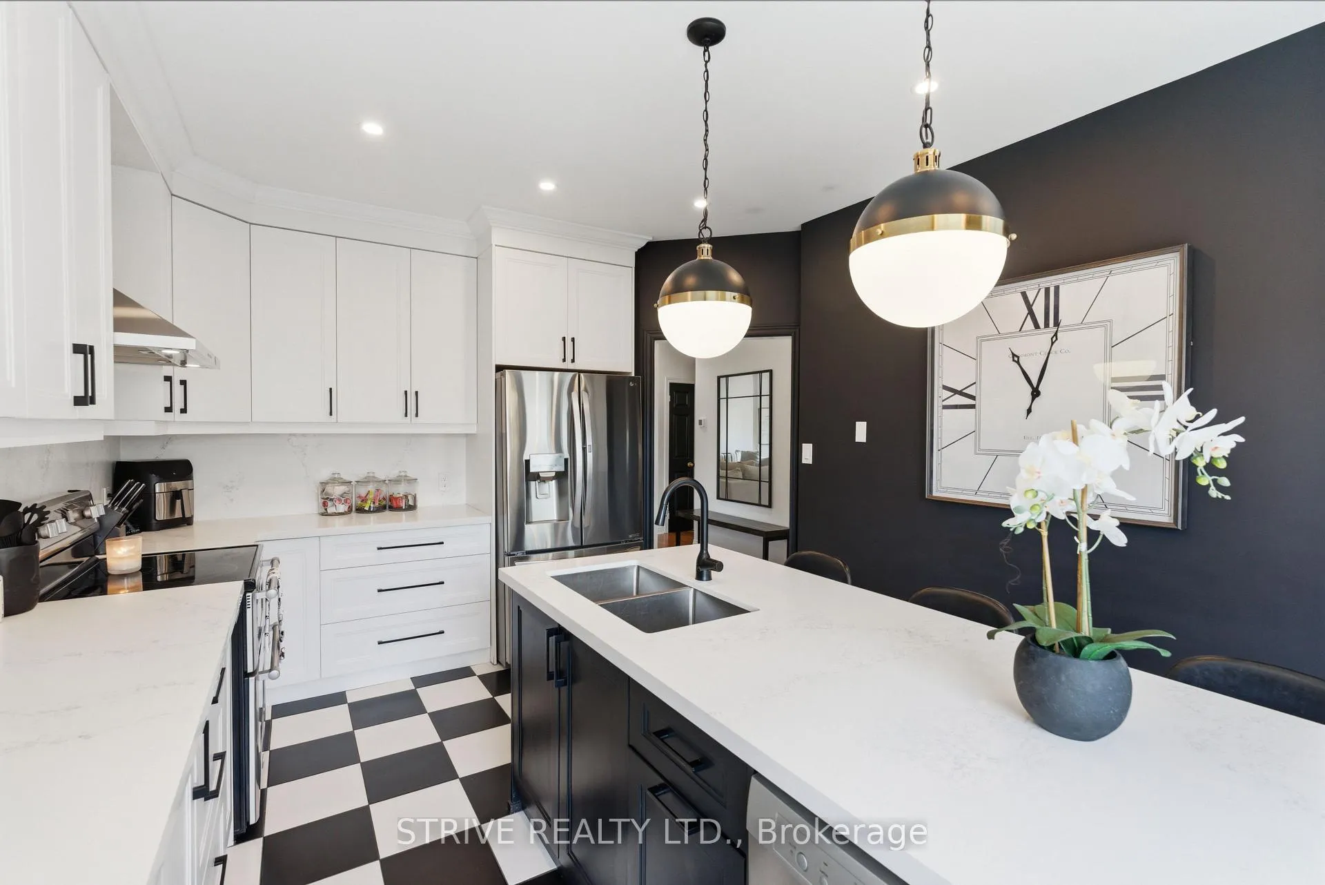 Photo 21 of 11 Granary Lane, Clarington, Courtice — HOMEH