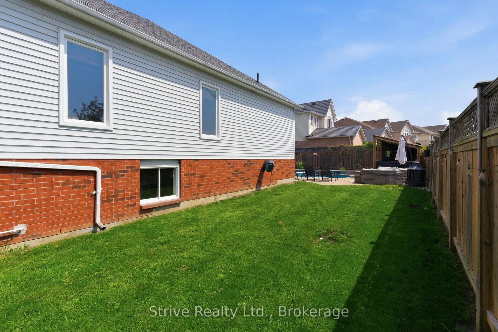 Photo 41 of 11 Granary Lane, Clarington, Courtice — HOMEH