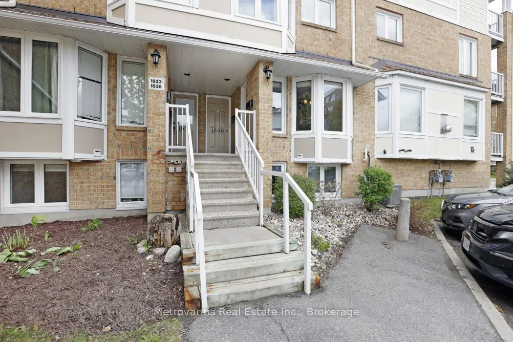 Photo 2 of 1635 Locksley Lane, Ottawa, Beaconwood — HOMEH
