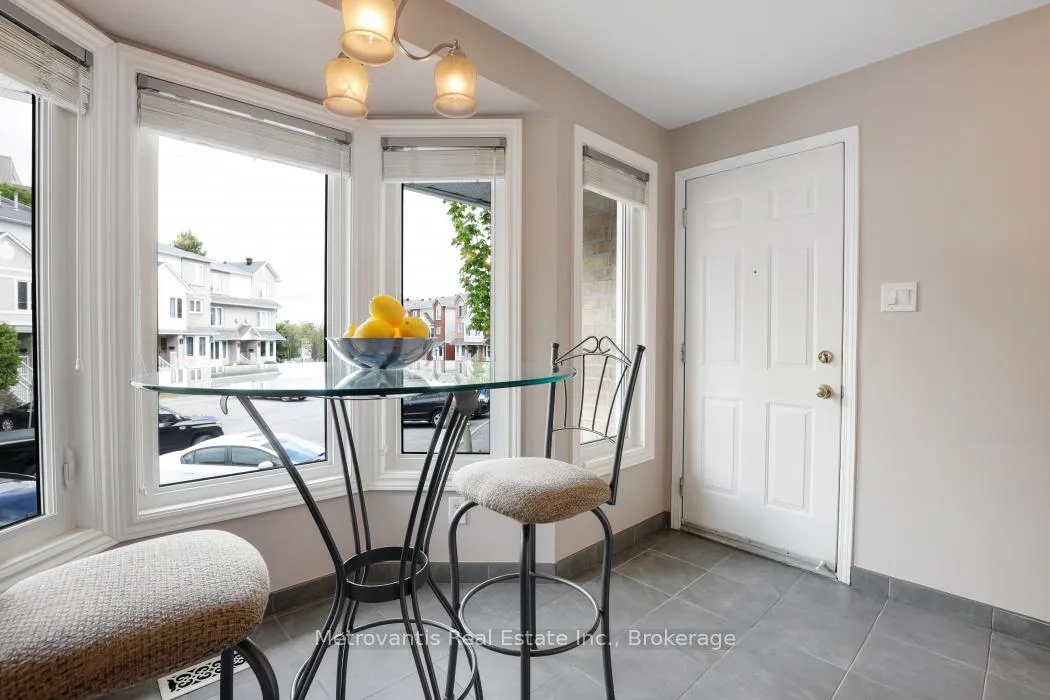 Photo 5 of 1635 Locksley Lane, Ottawa, Beaconwood — HOMEH