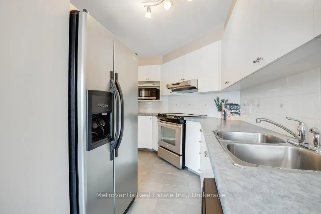 Photo 6 of 1635 Locksley Lane, Ottawa, Beaconwood — HOMEH