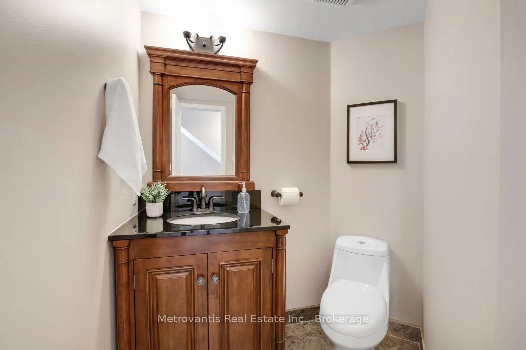 Photo 10 of 1635 Locksley Lane, Ottawa, Beaconwood — HOMEH