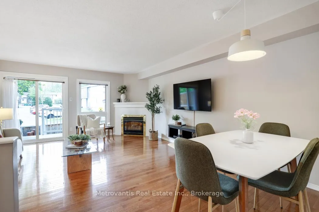 Photo 11 of 1635 Locksley Lane, Ottawa, Beaconwood — HOMEH