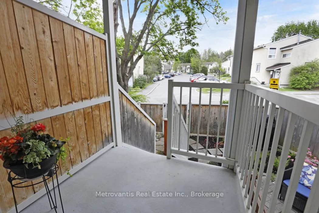 Photo 24 of 1635 Locksley Lane, Ottawa, Beaconwood — HOMEH