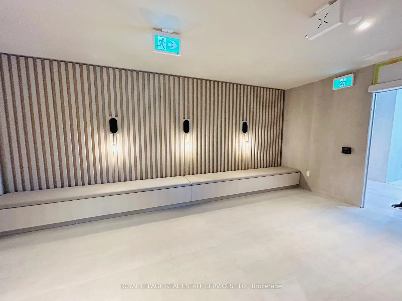 Photo 3 of Unit 2907, 55 Cooper Street, Toronto, Waterfront Communities — HOMEH