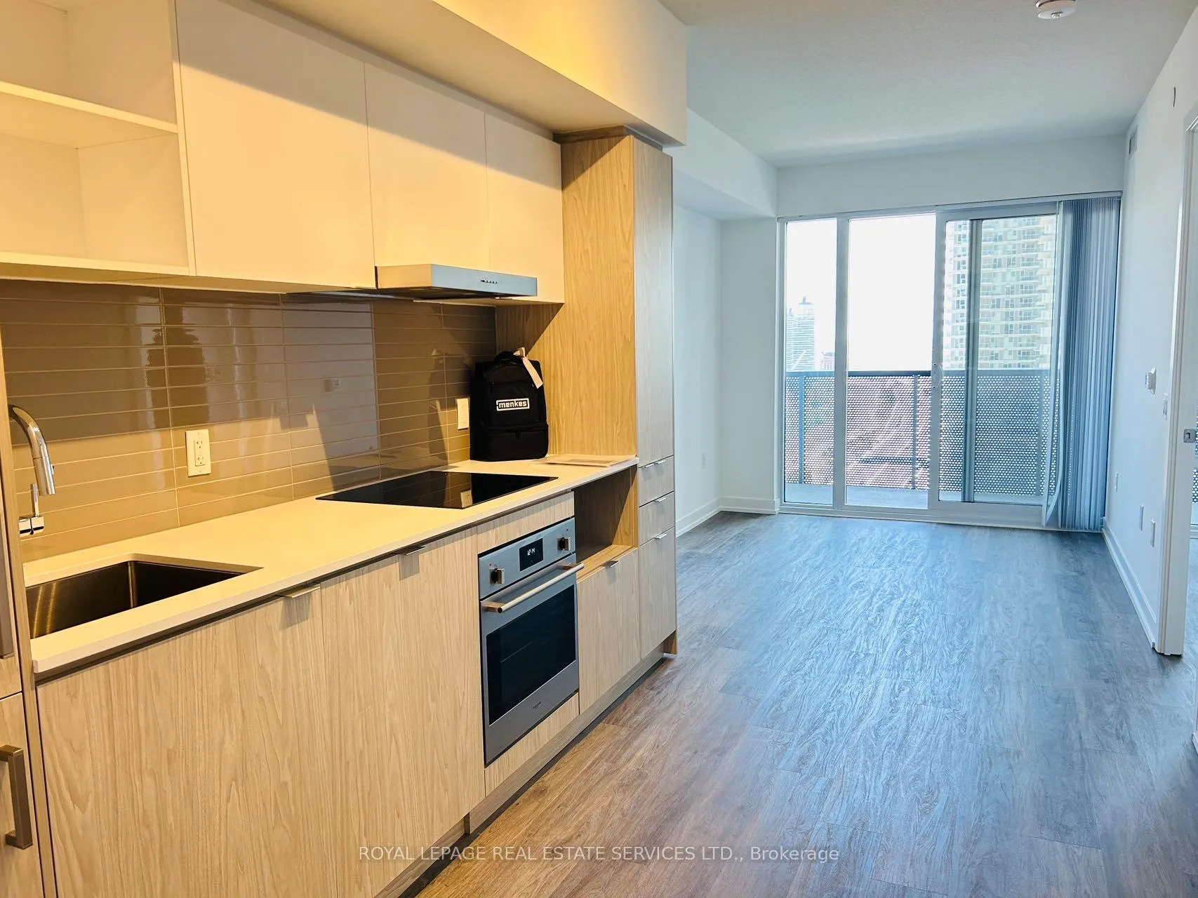 Photo 6 of Unit 2907, 55 Cooper Street, Toronto, Waterfront Communities — HOMEH